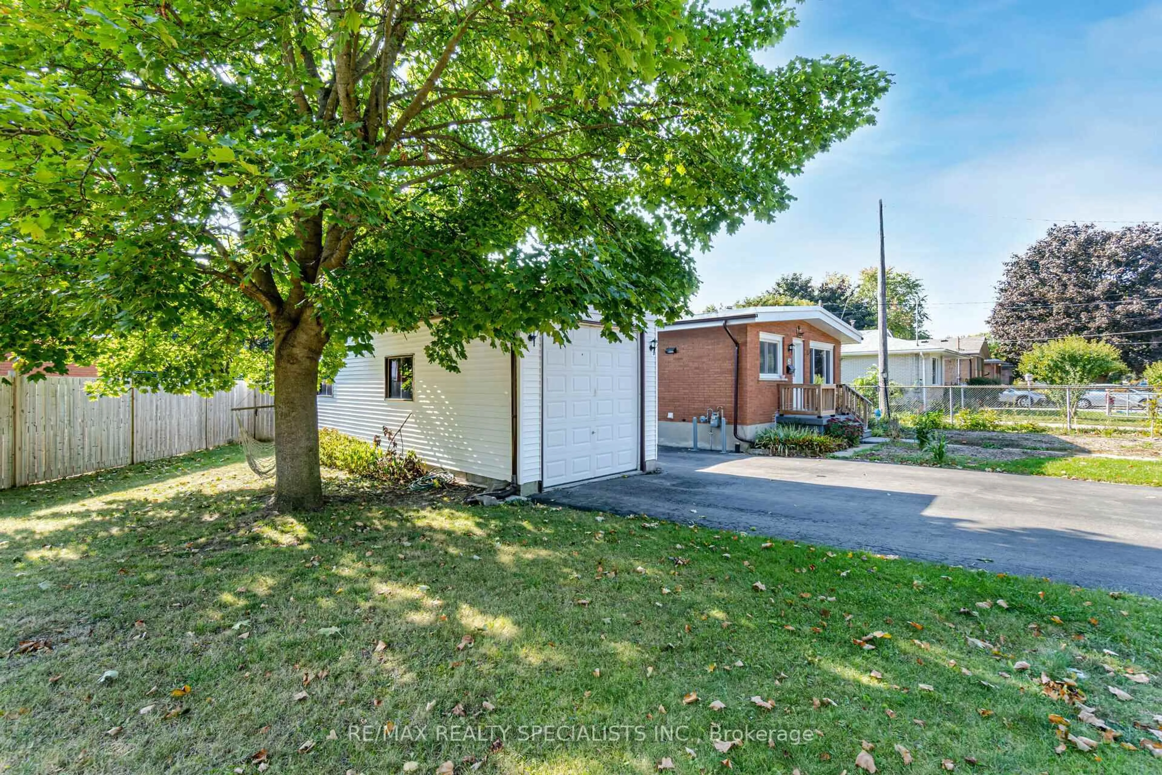 Unknown for 22 BALMORAL Dr, Guelph Ontario N1E 3N6