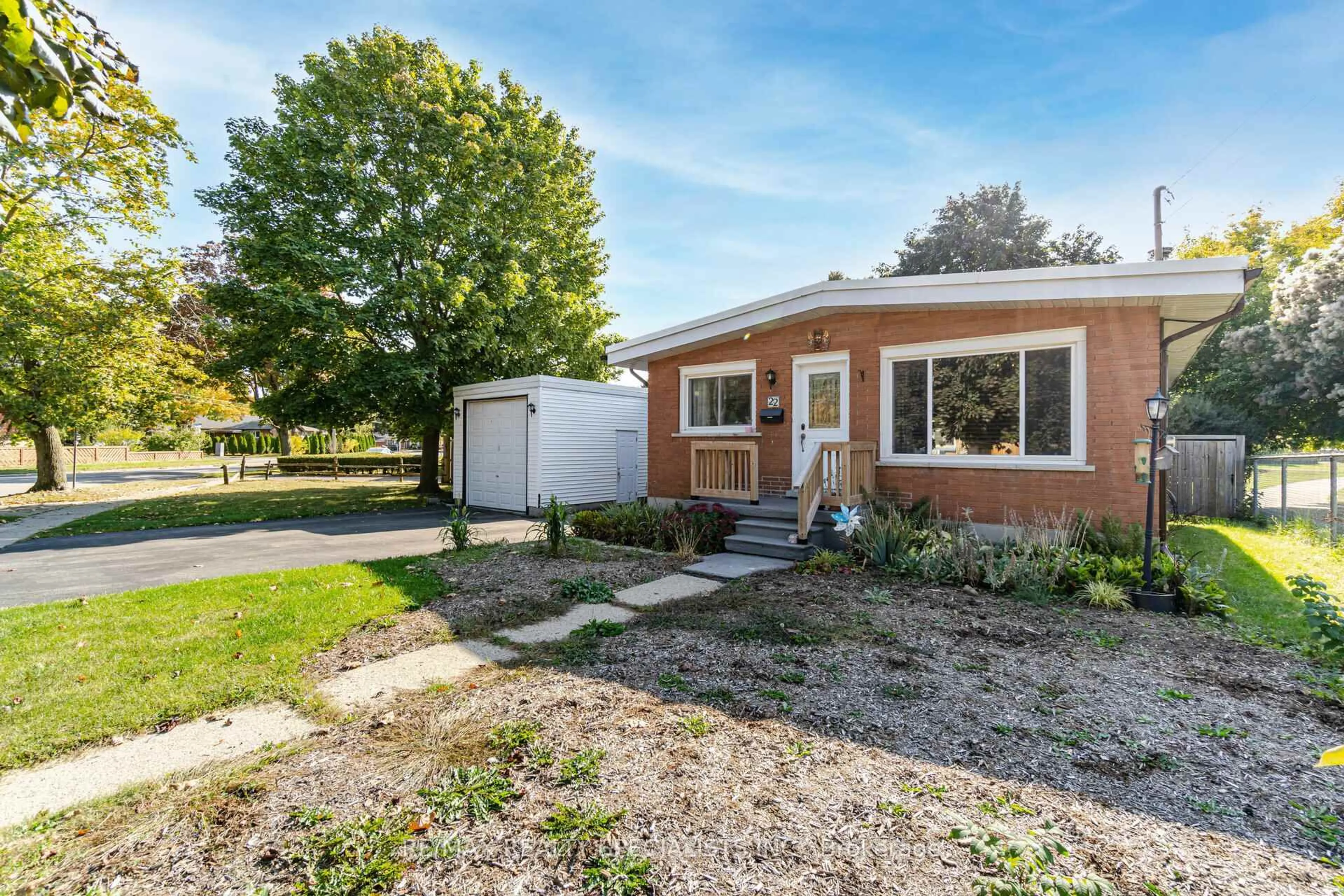 Unknown for 22 BALMORAL Dr, Guelph Ontario N1E 3N6