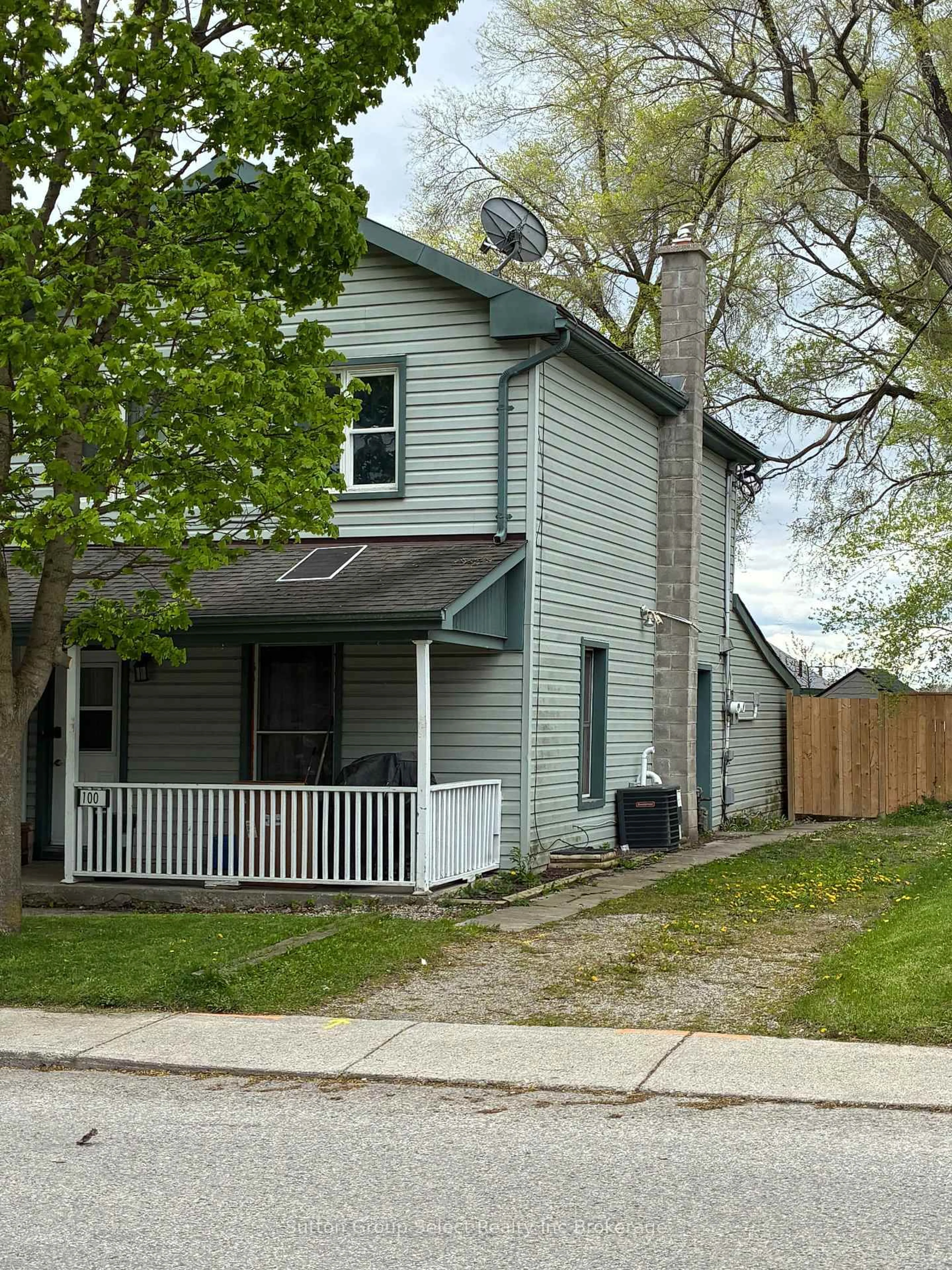 Unknown for 100 Finkle St, Woodstock Ontario N4S 3C8