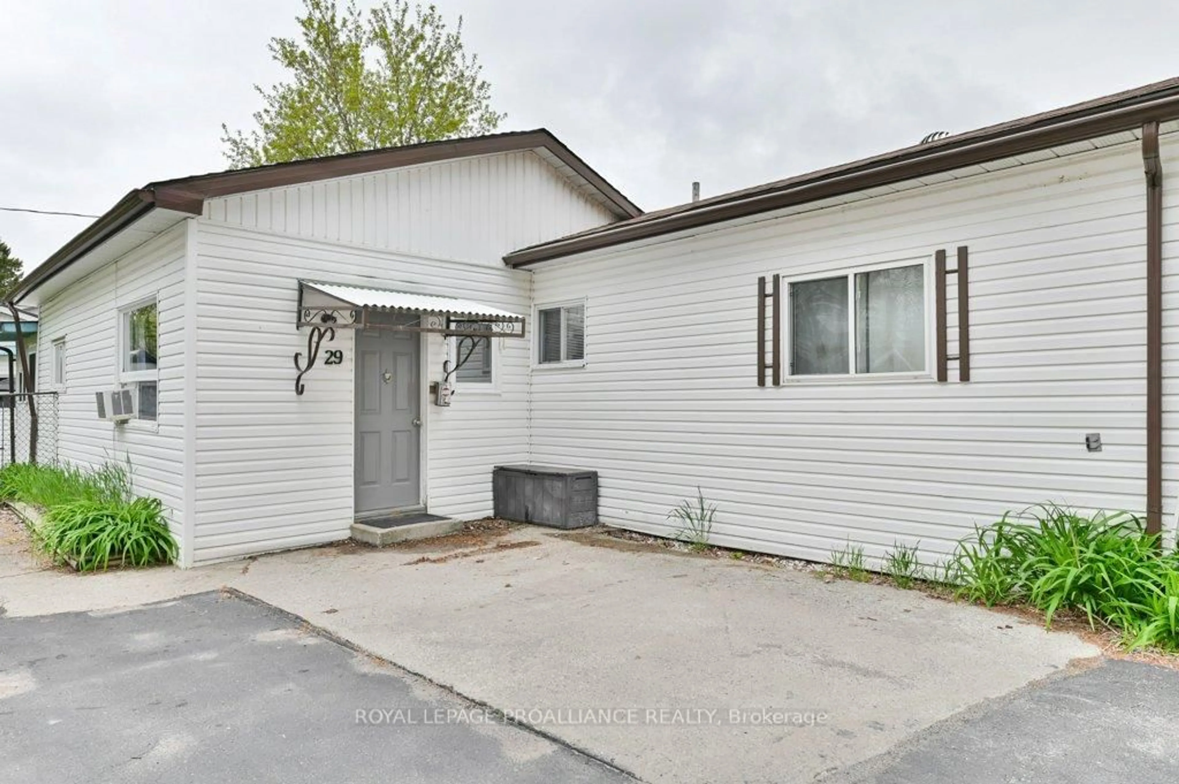 Unknown for 63 Whites Rd #29, Quinte West Ontario K8V 5P5