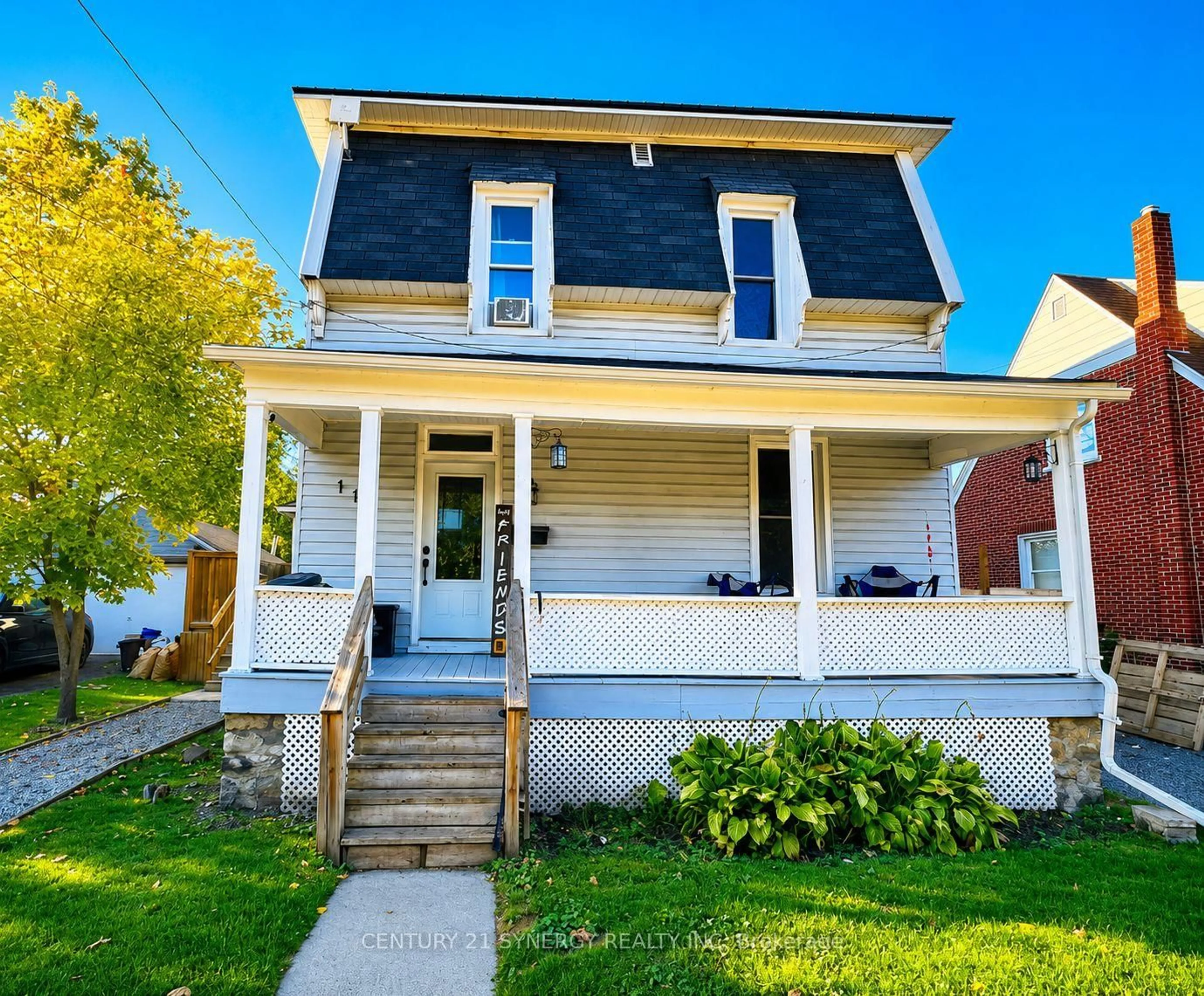 Unknown for 114 Main St, Smiths Falls Ontario K7A 1B2