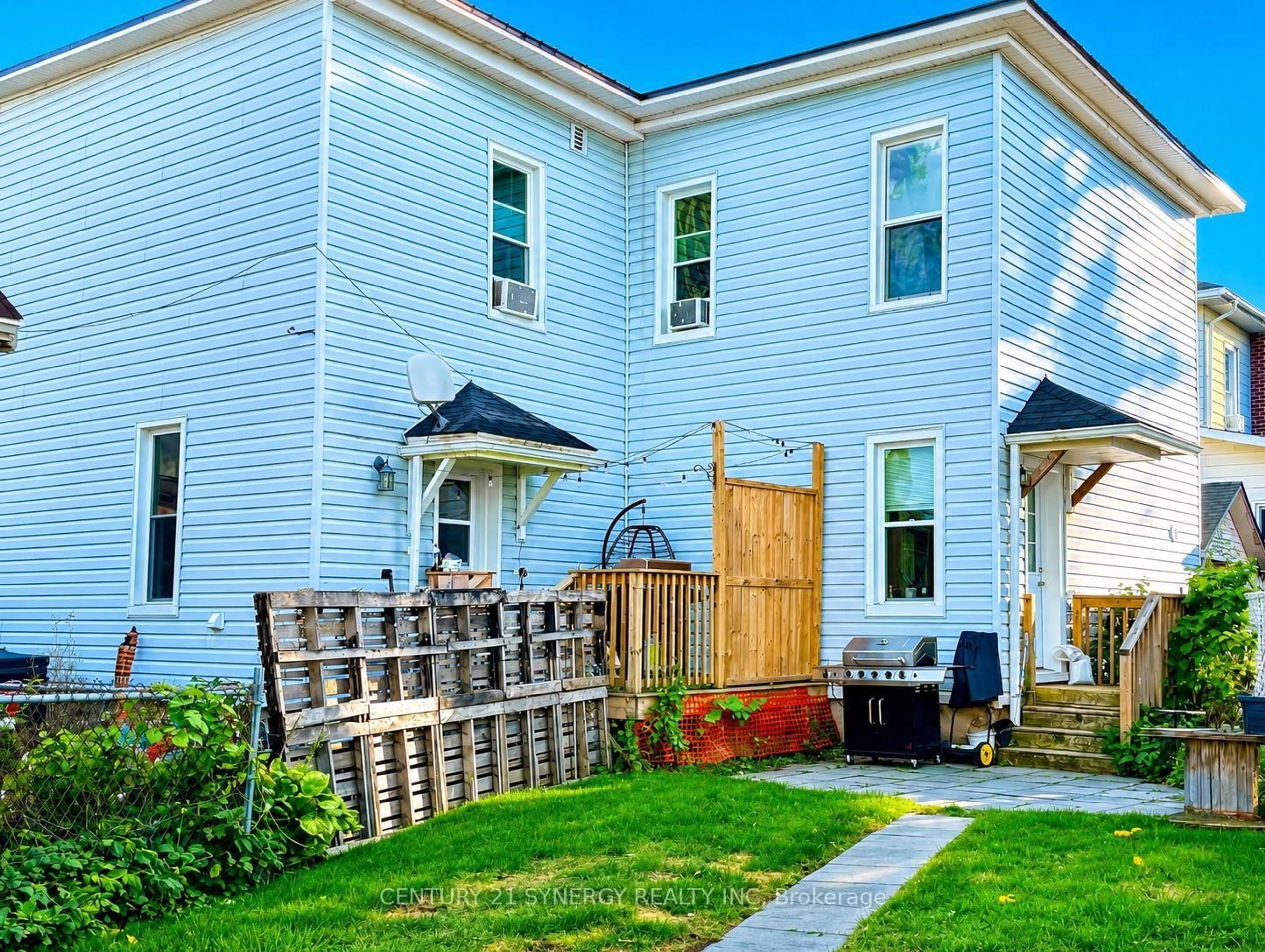 Unknown for 114 Main St, Smiths Falls Ontario K7A 1B2