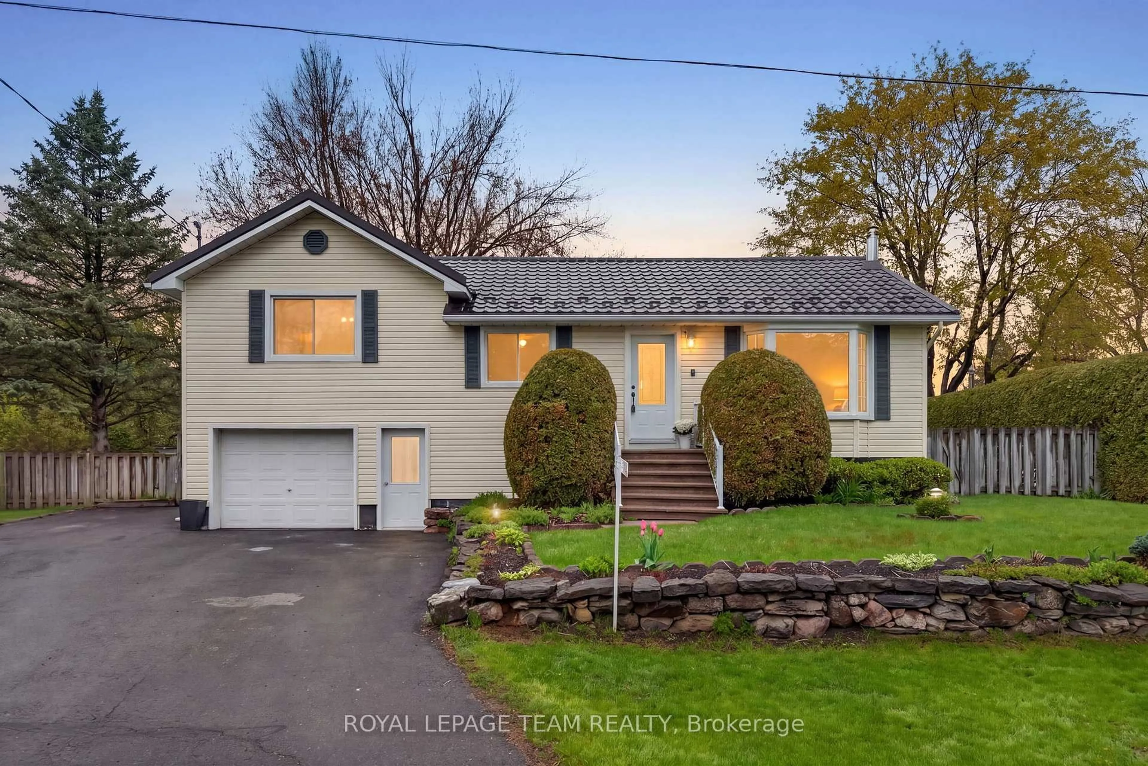 Unknown for 1509 Mayrene Cres, Greely Ontario K4P 1B2
