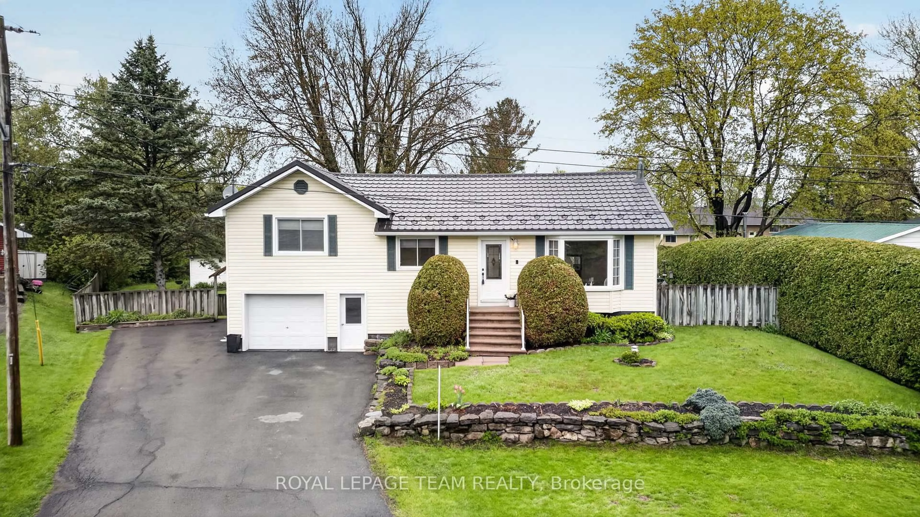 Unknown for 1509 Mayrene Cres, Greely Ontario K4P 1B2