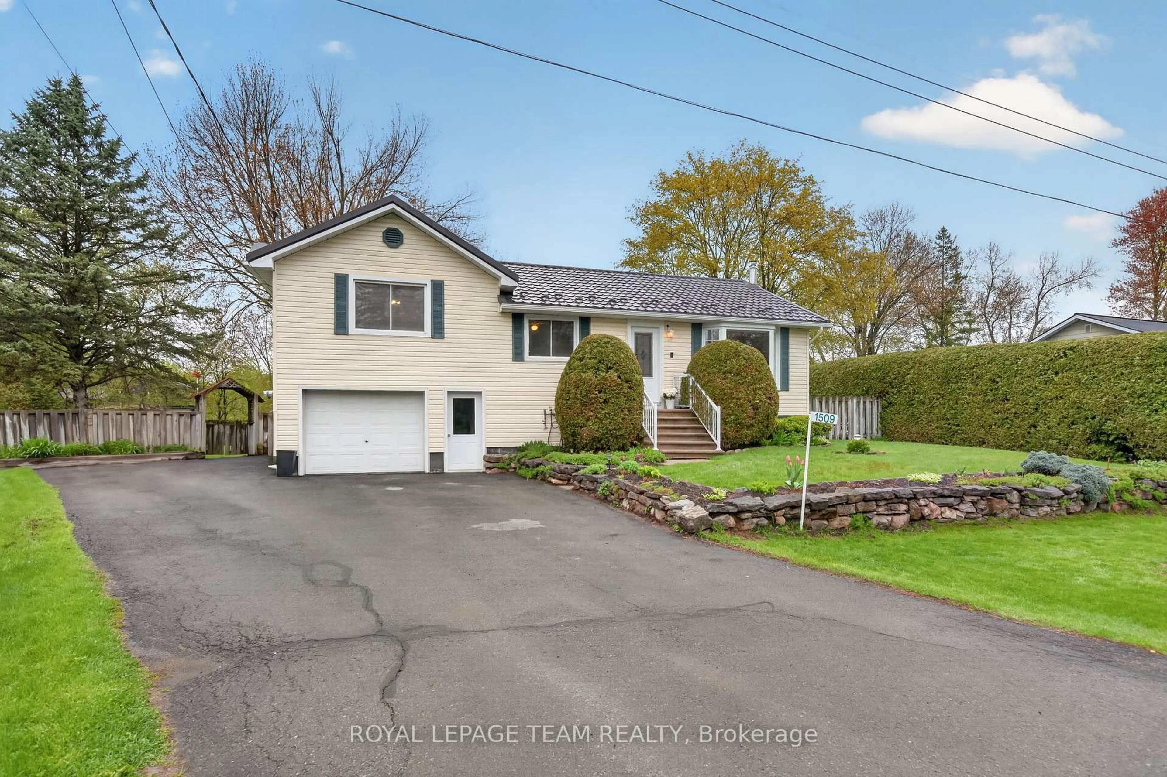 Unknown for 1509 Mayrene Cres, Greely Ontario K4P 1B2