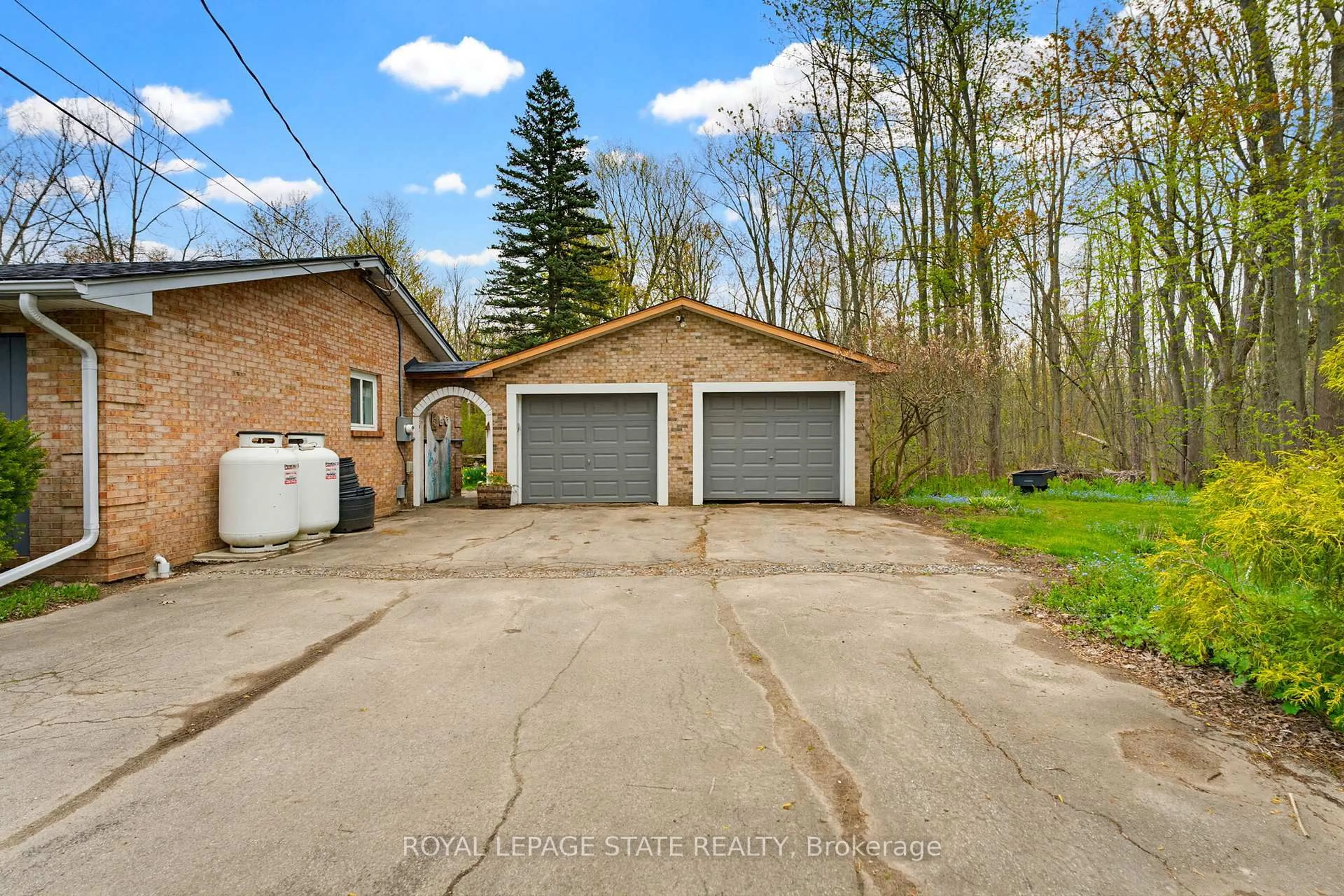 Unknown for 10 huisman Lane, Hamilton Ontario L8N 2Z7