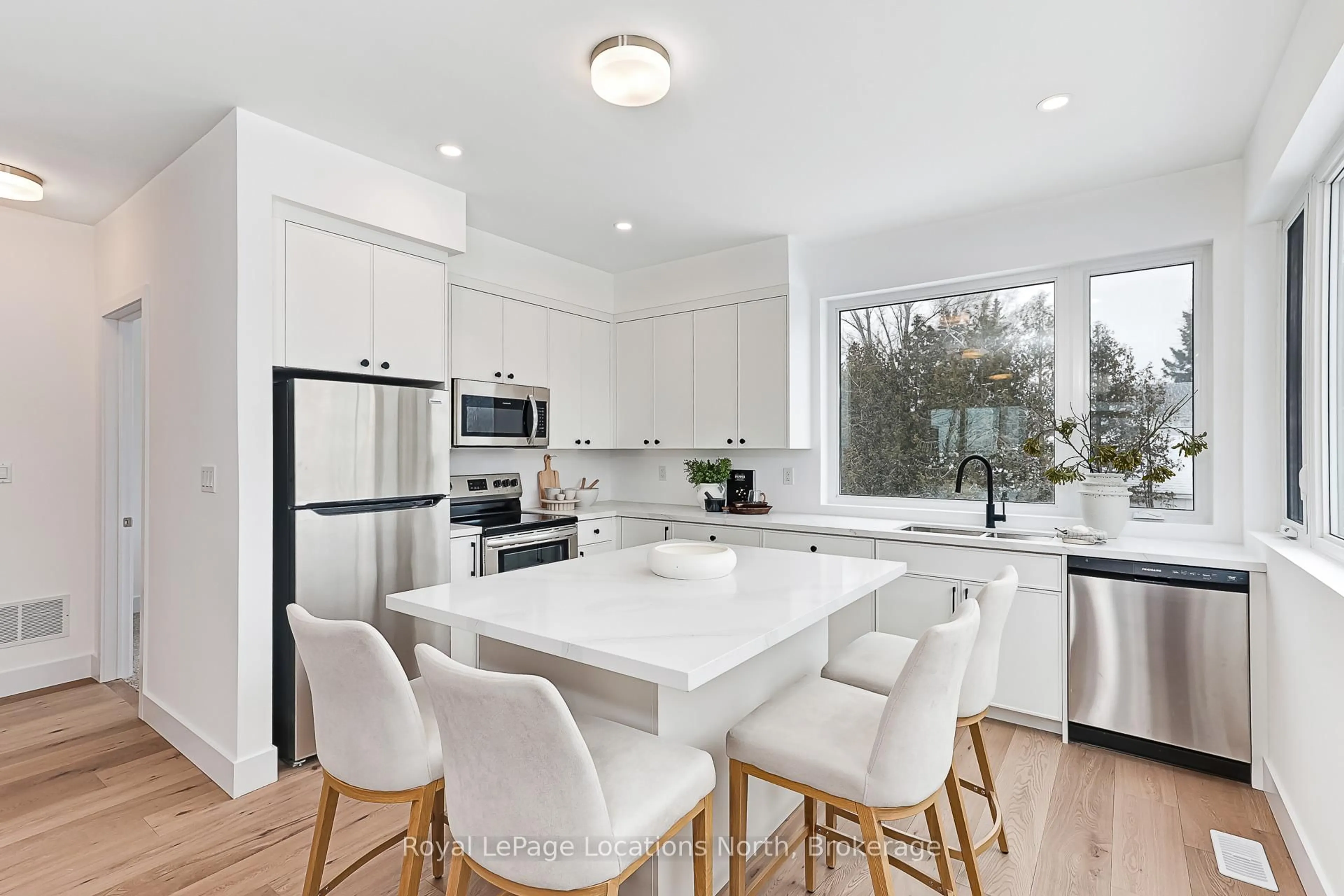 Unknown for 25 Lansdowne St #6, Blue Mountains Ontario N0H 2P0