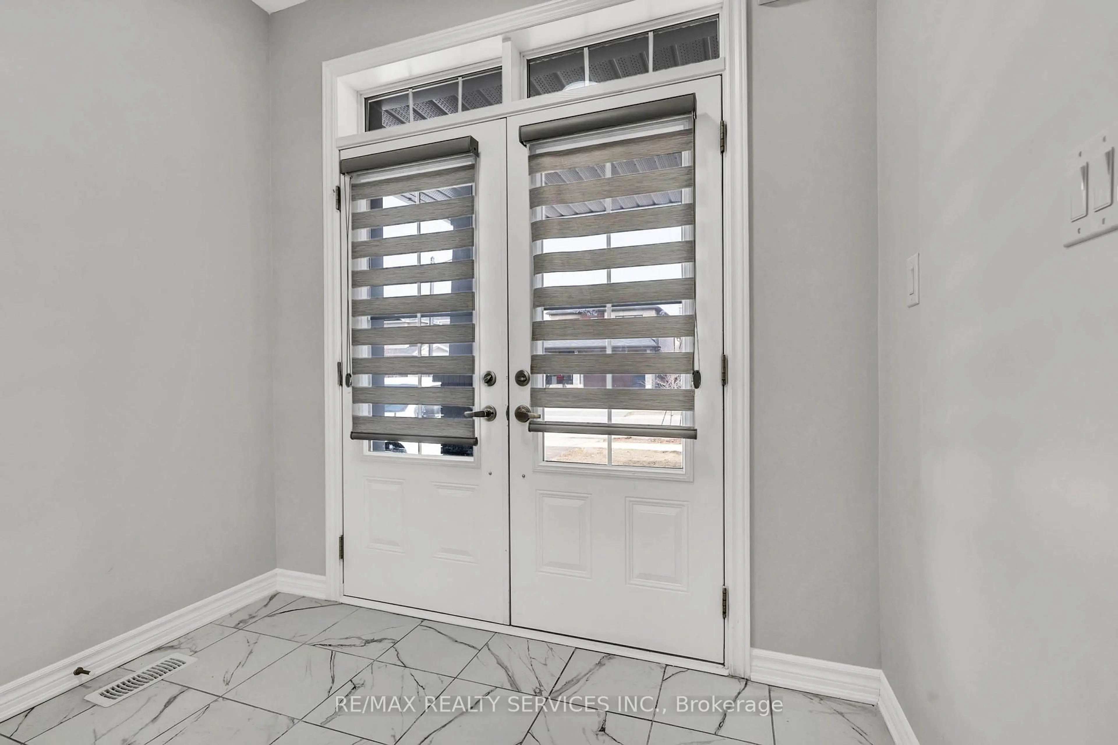 Unknown for 406 Dolman St, Woolwich Ontario N0B 1M0