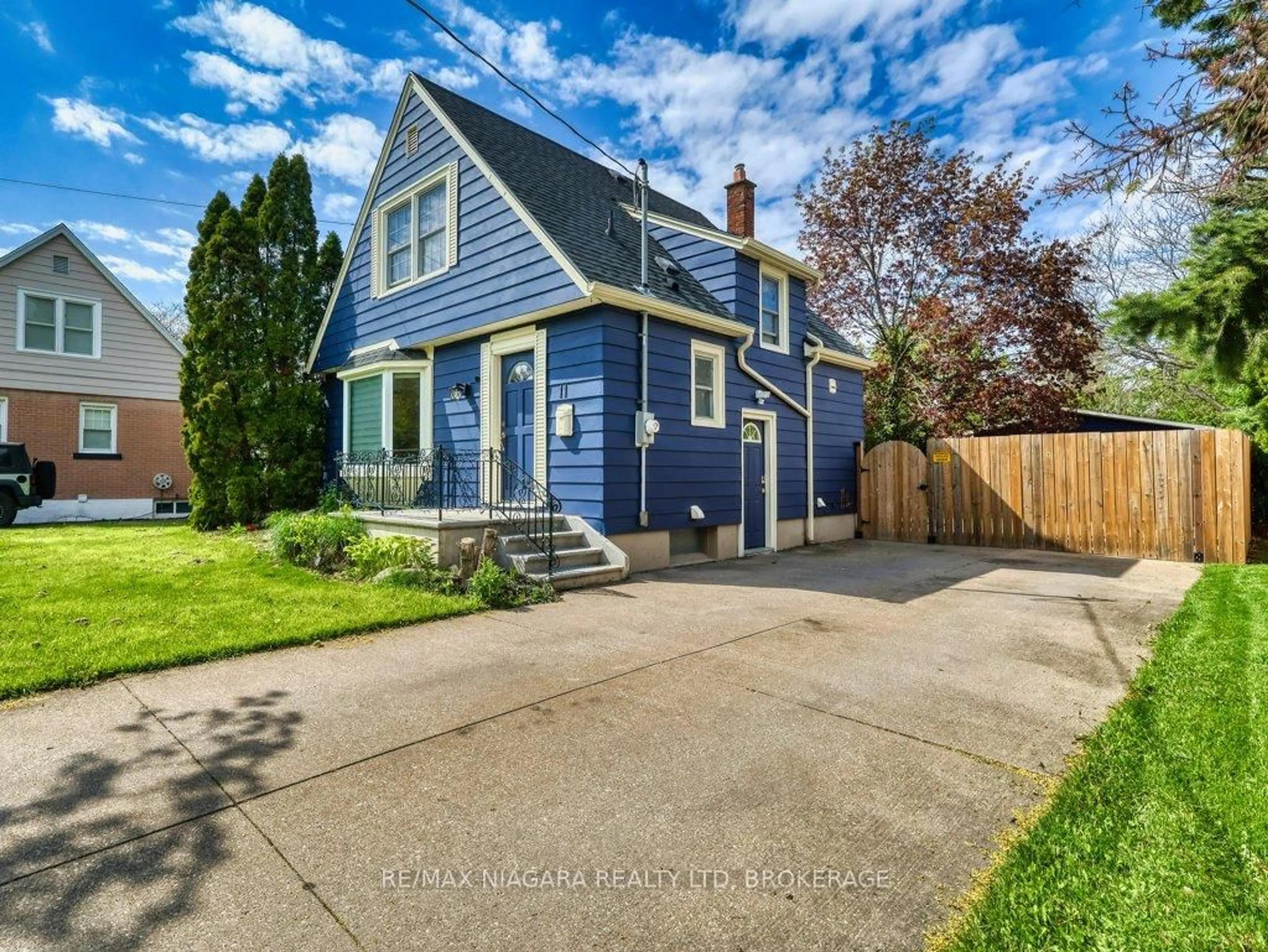 Unknown for 11 Winnifred Ave, St. Catharines Ontario L2M 5X2
