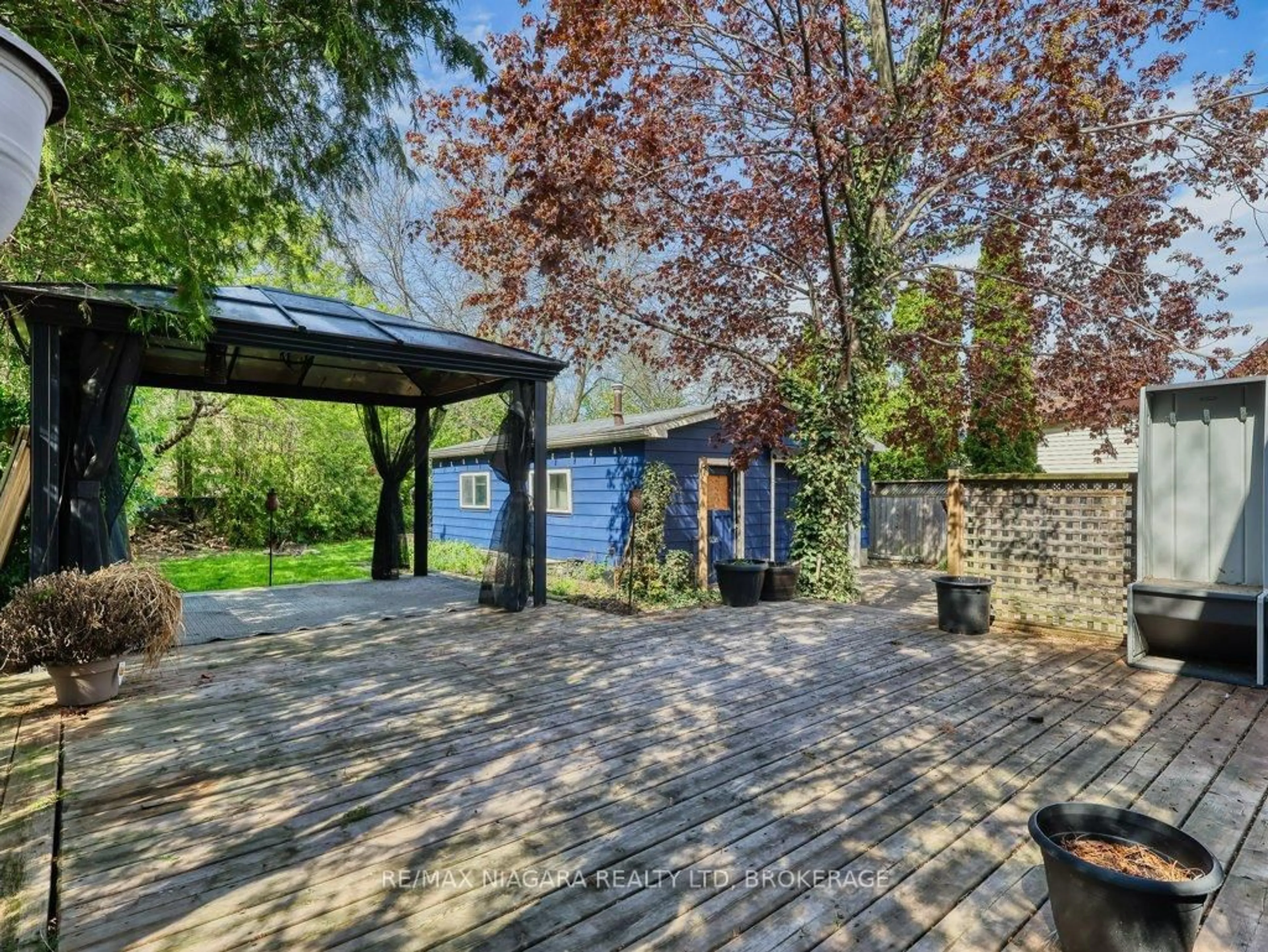Unknown for 11 Winnifred Ave, St. Catharines Ontario L2M 5X2