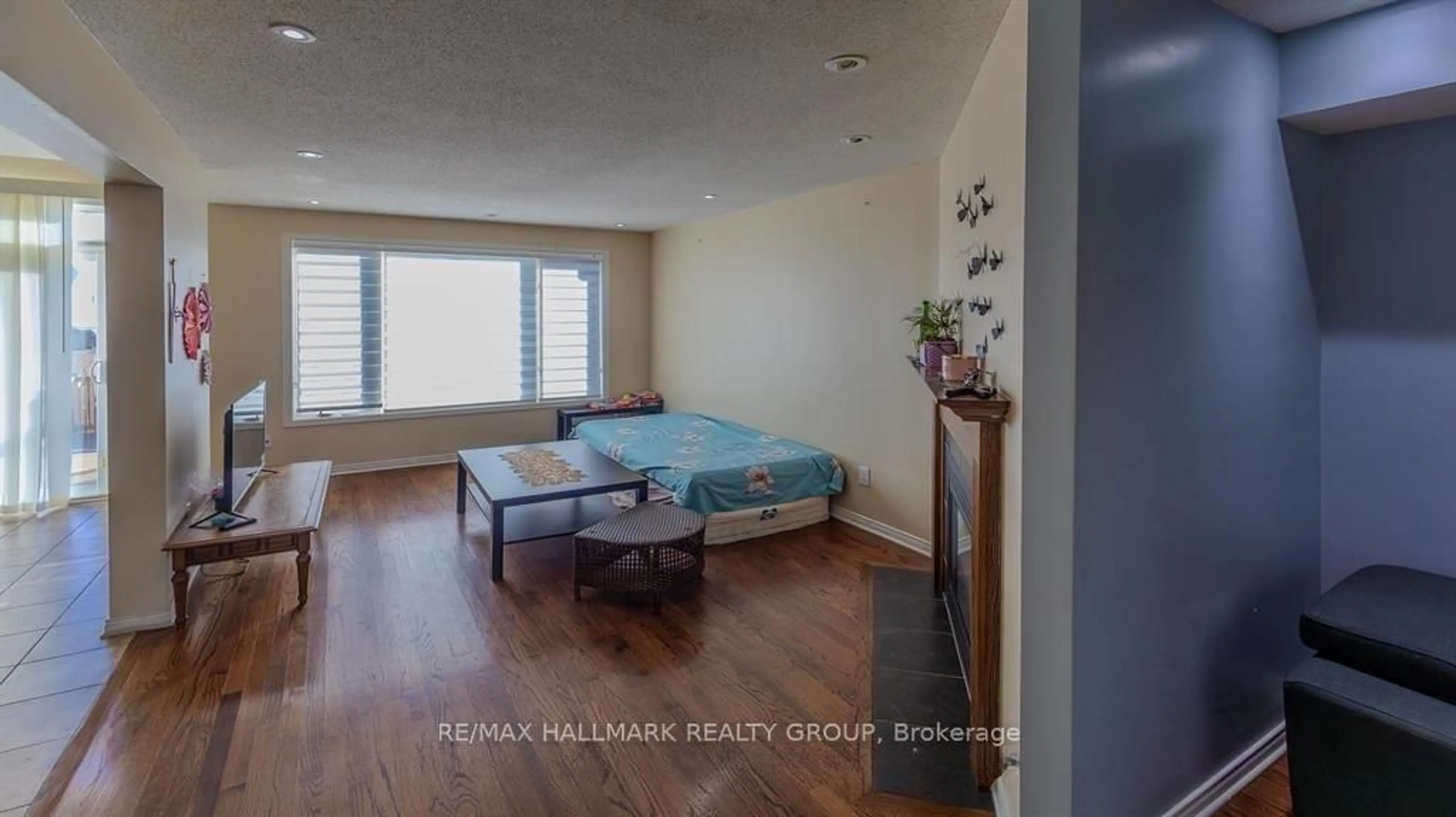 Unknown for 39 Chesapeake Cres, Ottawa Ontario K2J 0L5