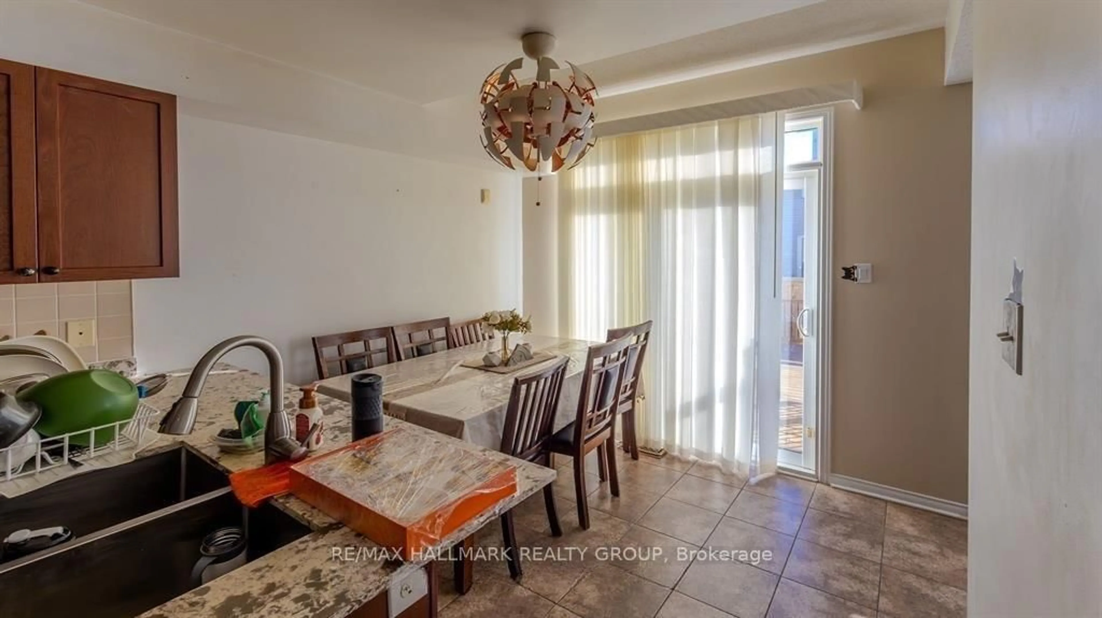Unknown for 39 Chesapeake Cres, Ottawa Ontario K2J 0L5