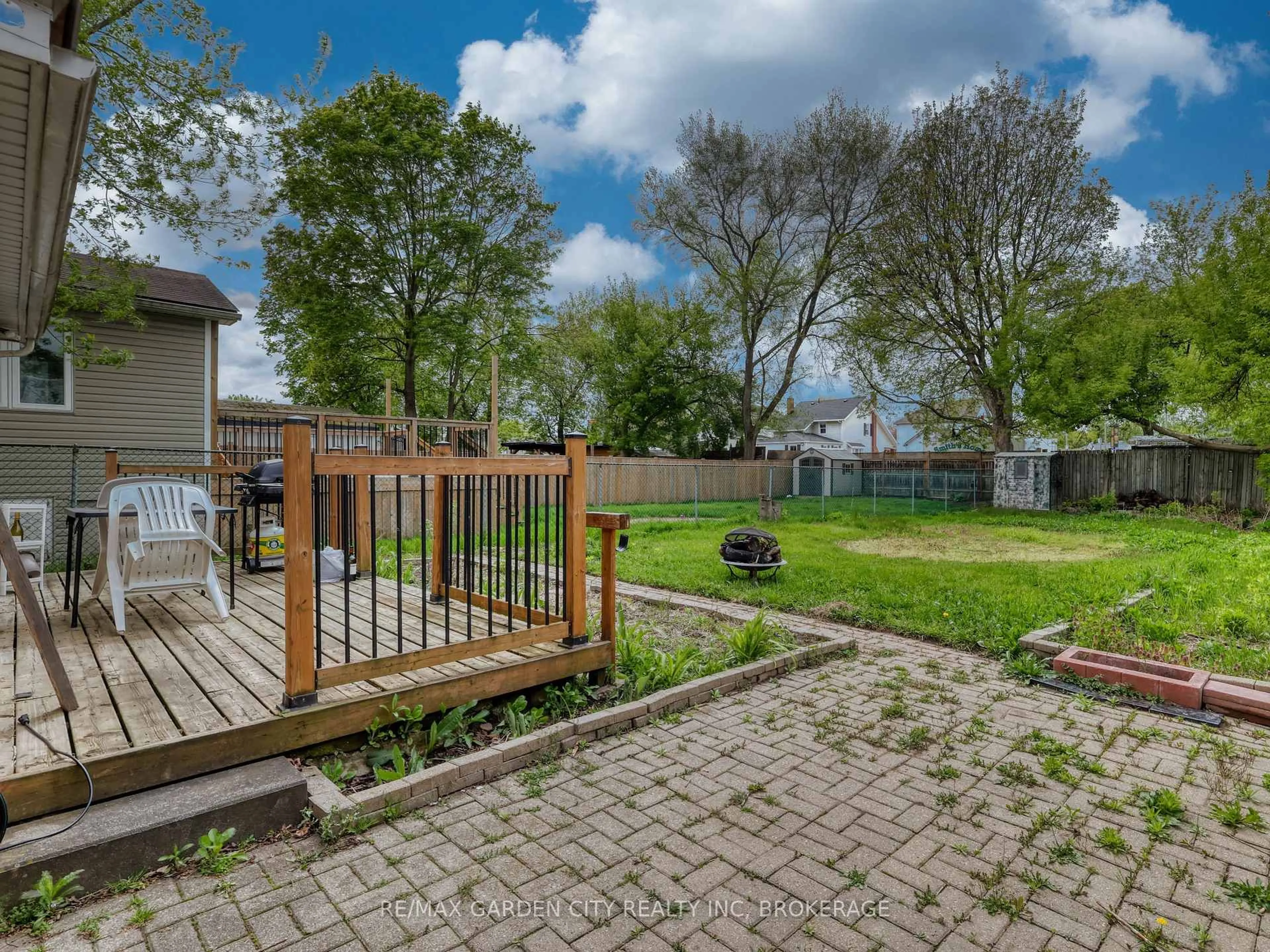 Unknown for 99 Page St, St. Catharines Ontario L2R 4A8
