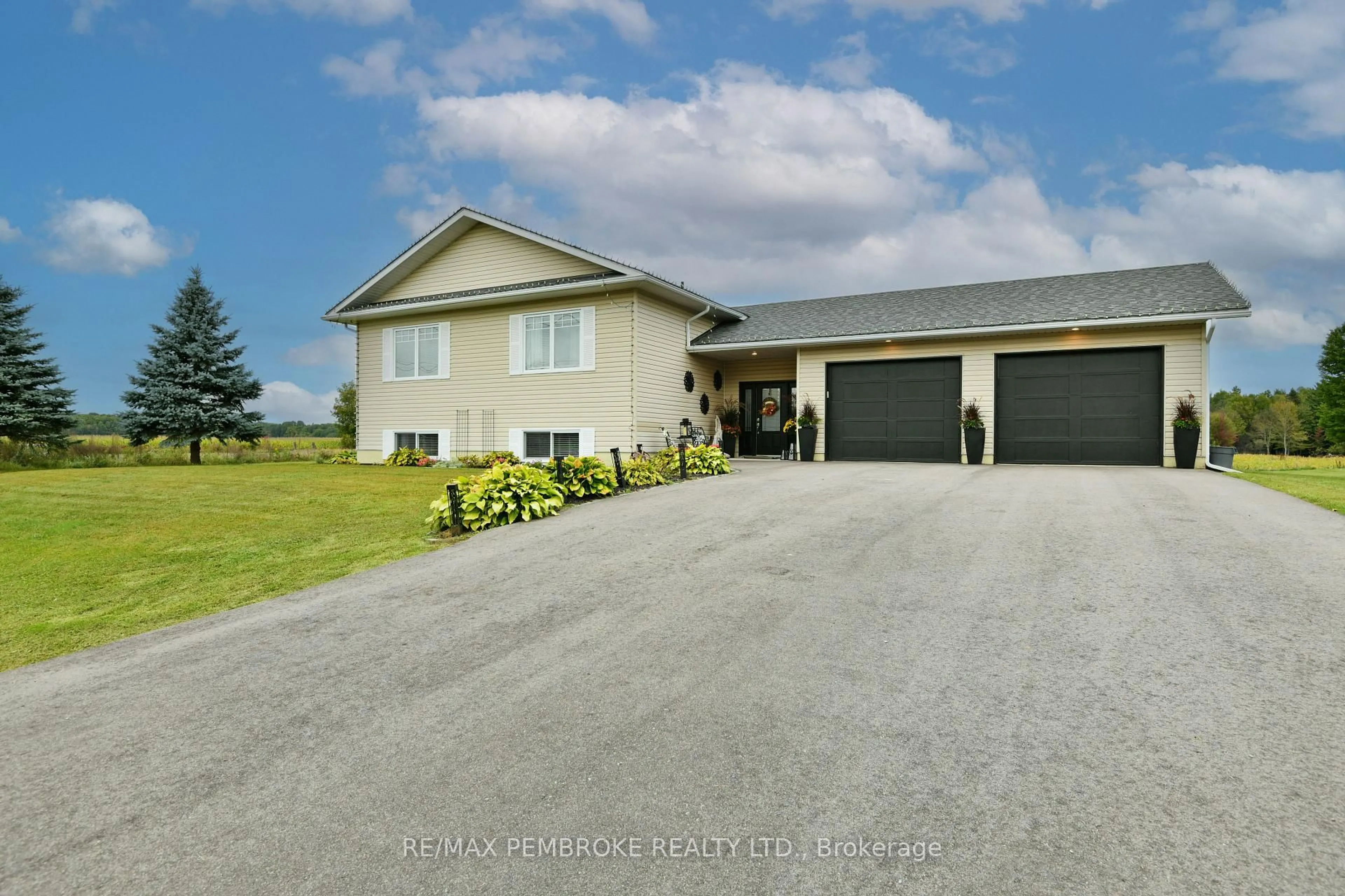 Unknown for 35 Vera Cres, Beachburg Ontario K0J 1C0