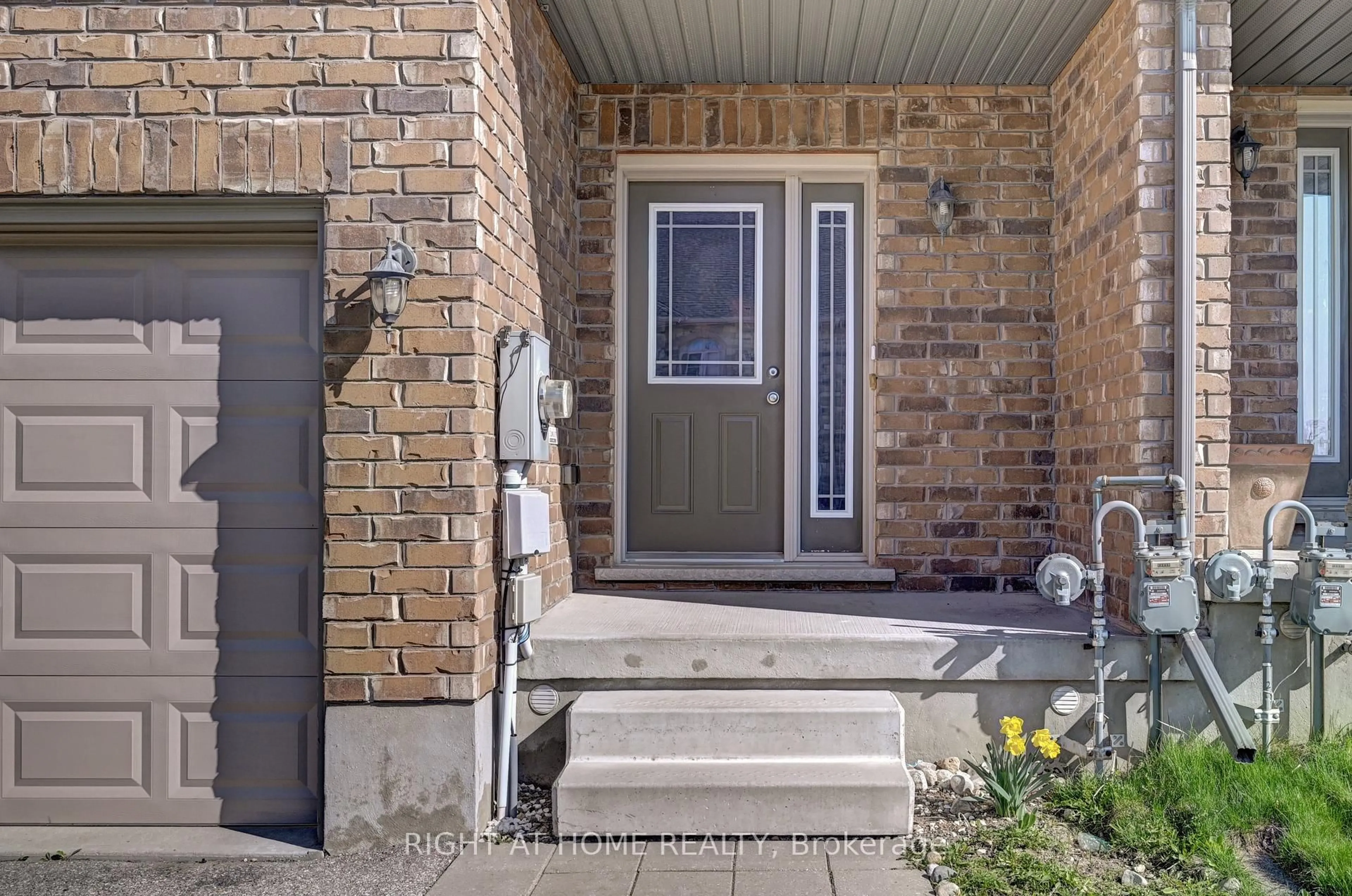 Unknown for 33 Mussen St, Guelph Ontario N1E 0K3