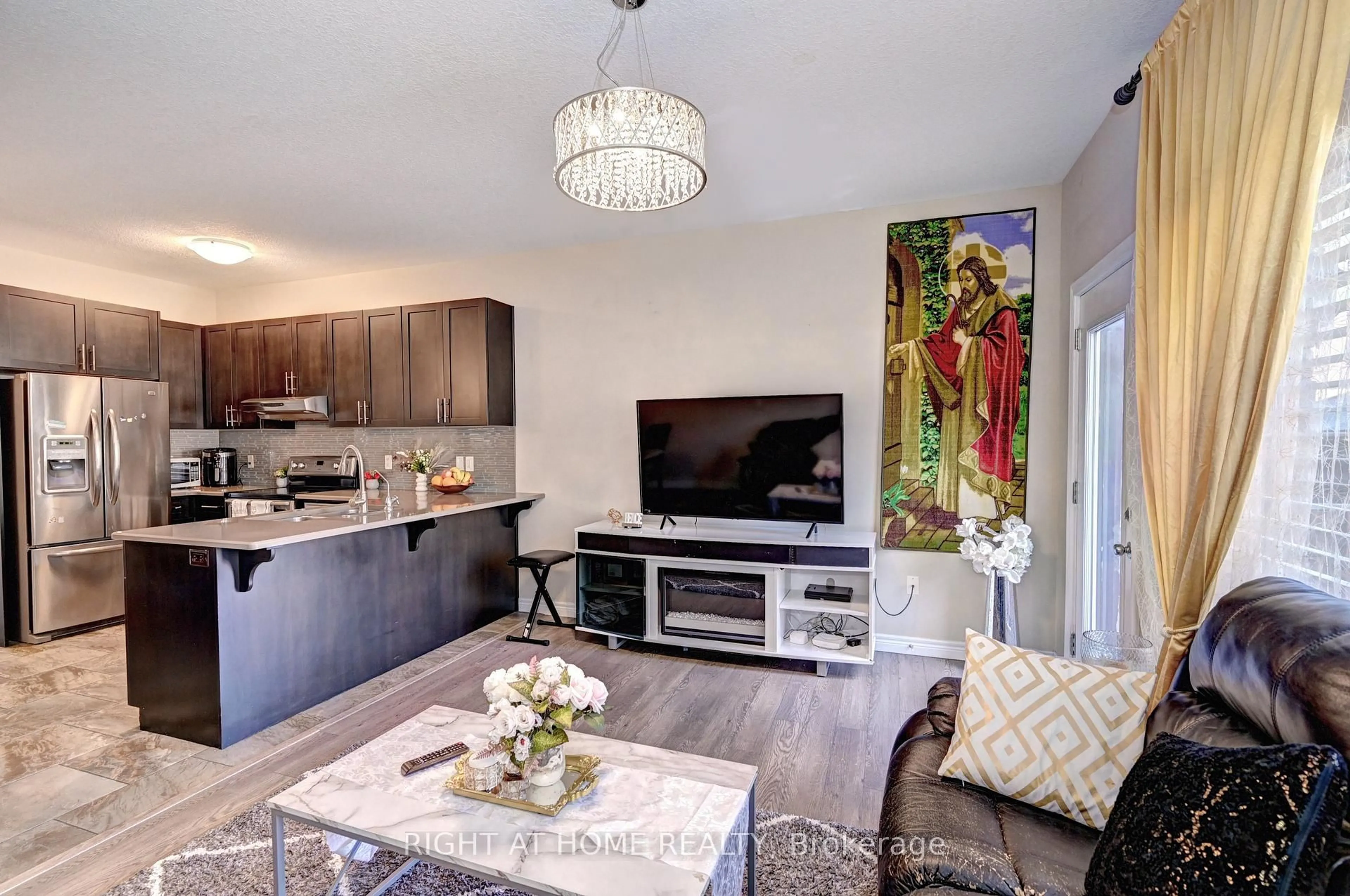 Unknown for 33 Mussen St, Guelph Ontario N1E 0K3