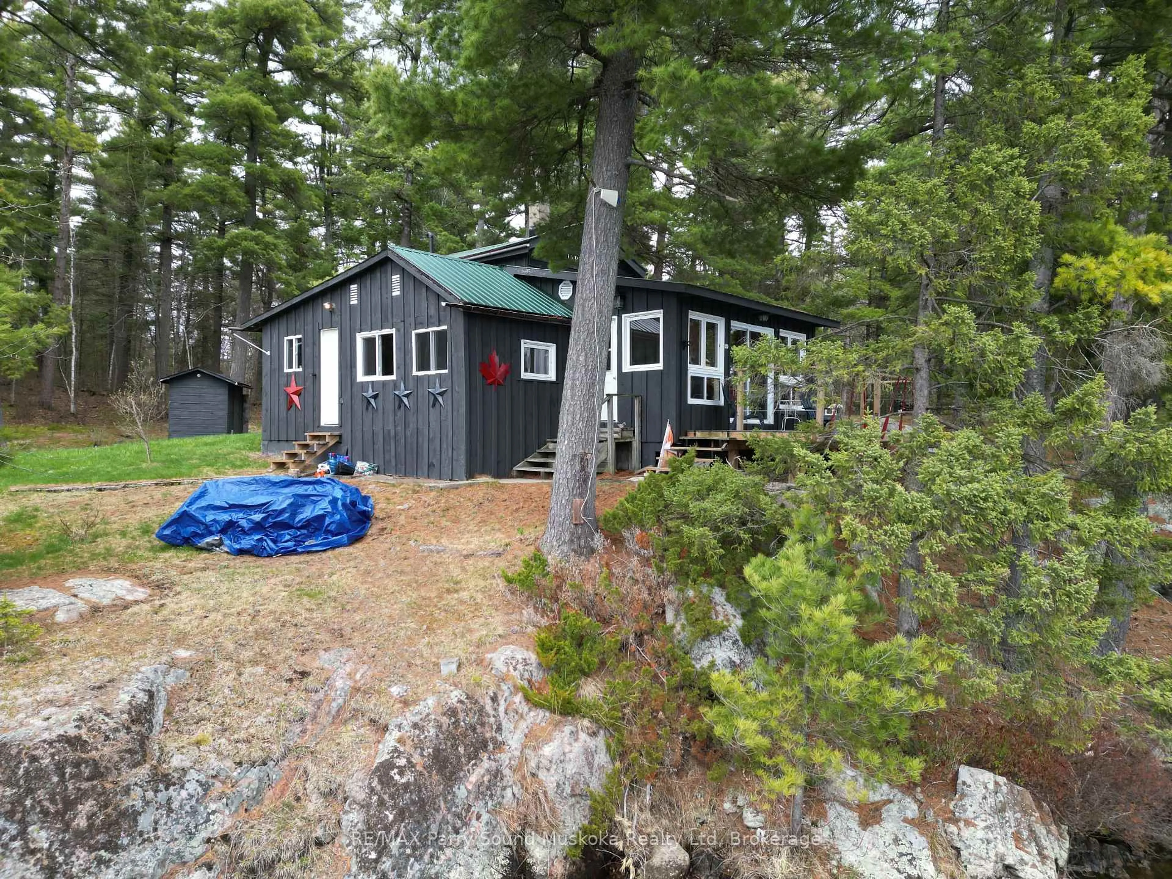 Shed for 104 Kawigamog Lake, Parry Sound Remote Area Ontario P0H 1S0