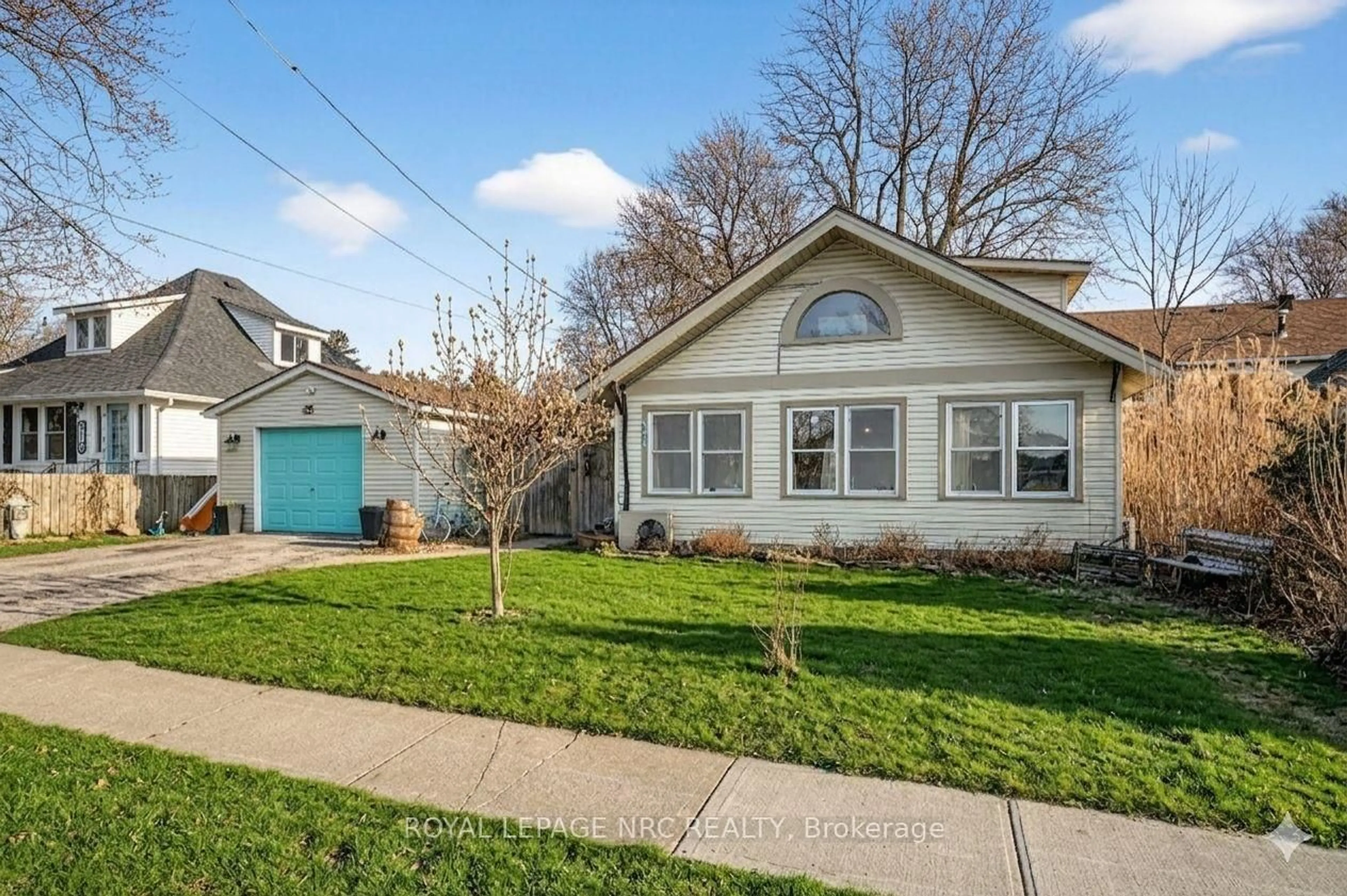 Home with vinyl exterior material, street for 226 Derby Rd, Fort Erie Ontario L0S 1B0