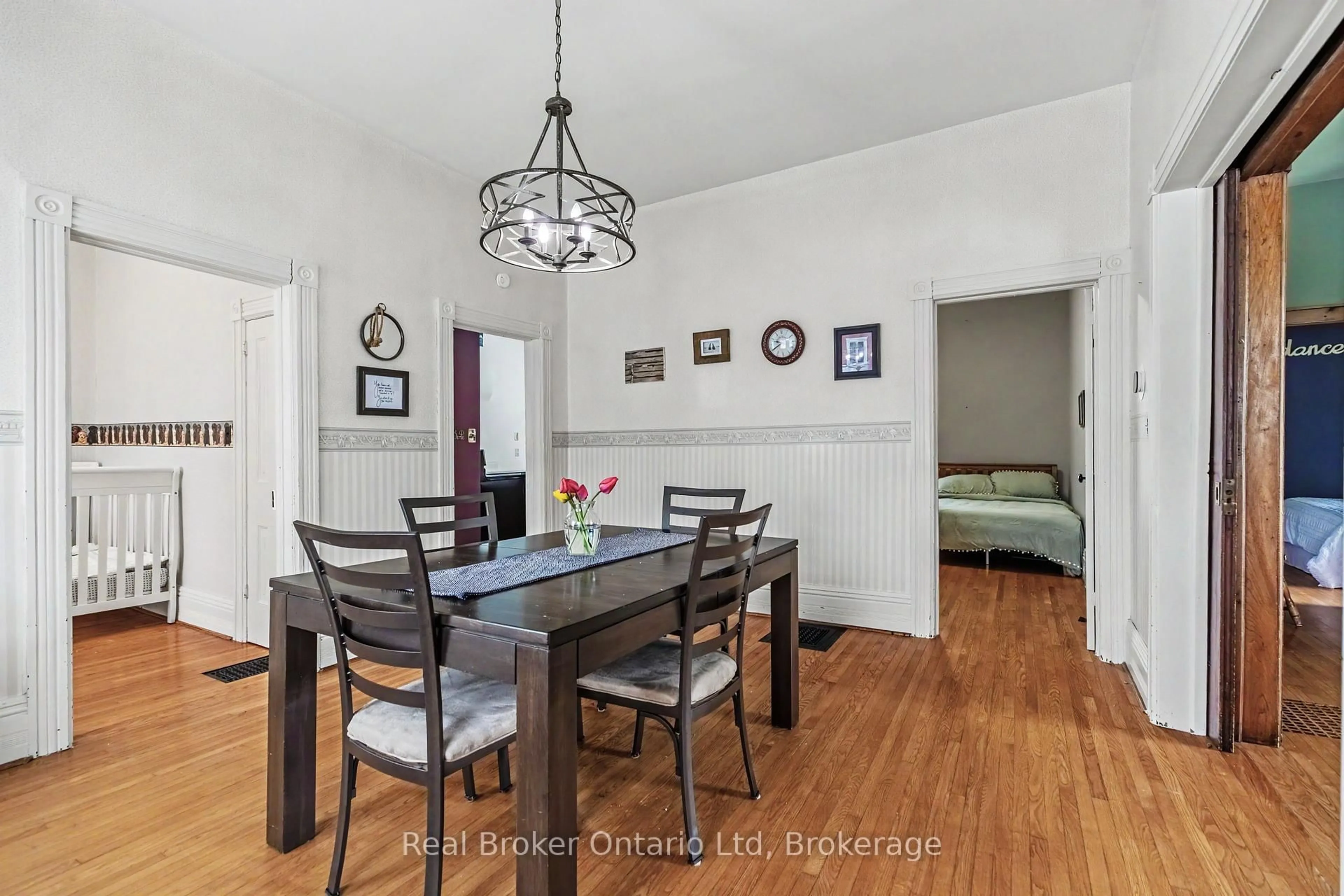Dining room, wood/laminate floor for 846 7th Ave, Owen Sound Ontario N4K 2Y6