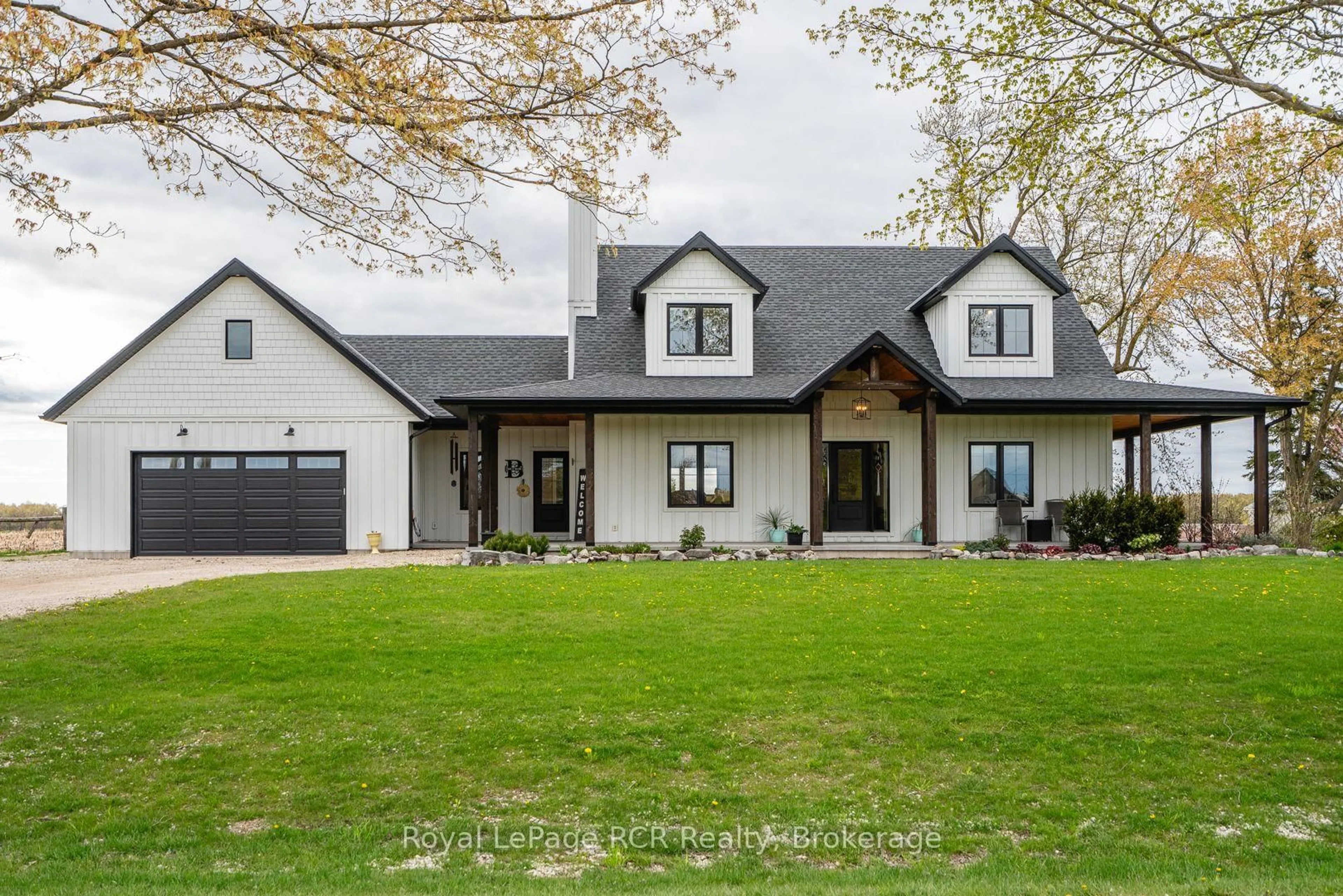 Home with vinyl exterior material, street for 45472 Creamery Rd, Howick Ontario N0G 1V0