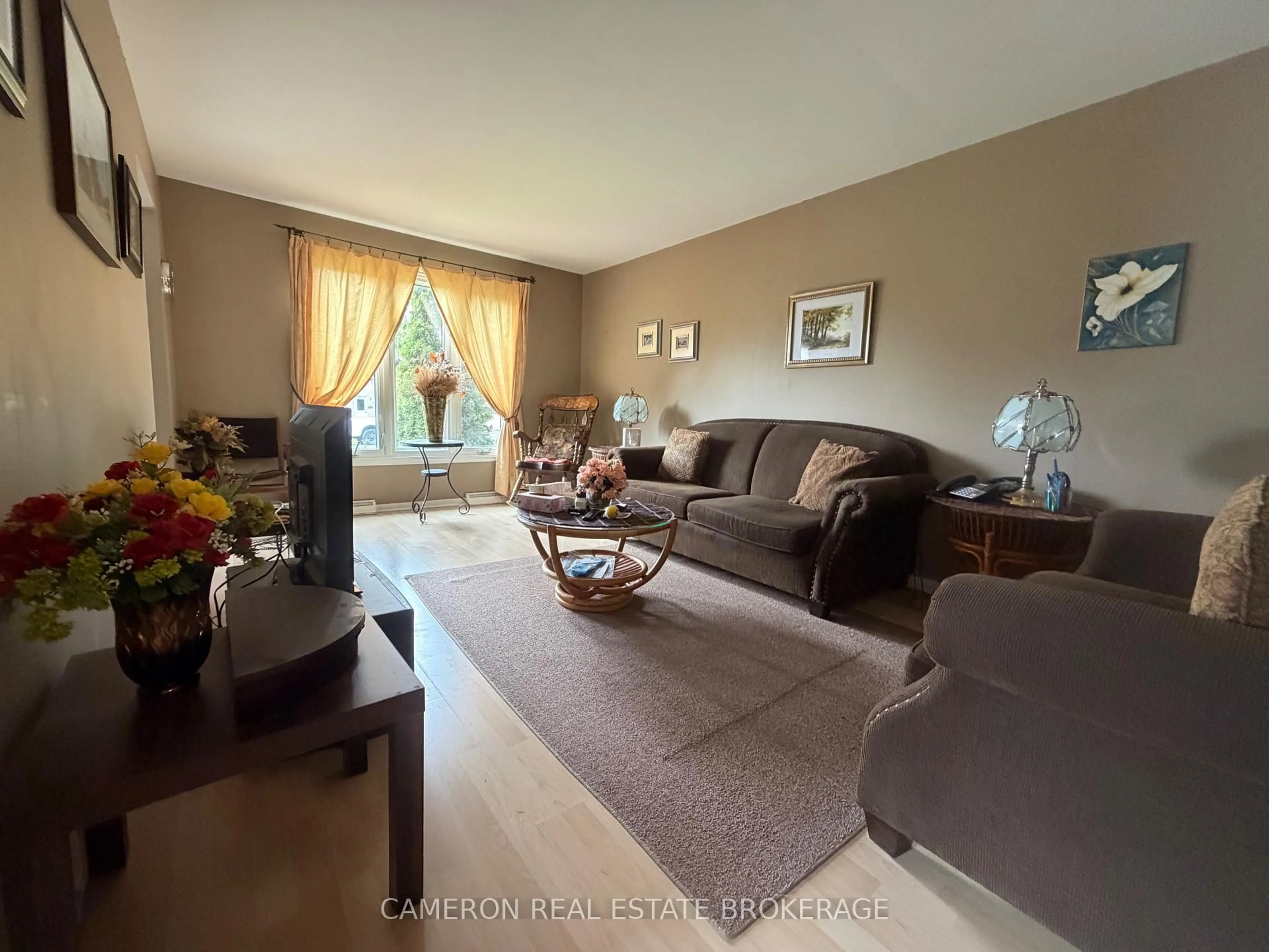 Living room with furniture, unknown for 1813 Elgin St, Cornwall Ontario K6J 5C2