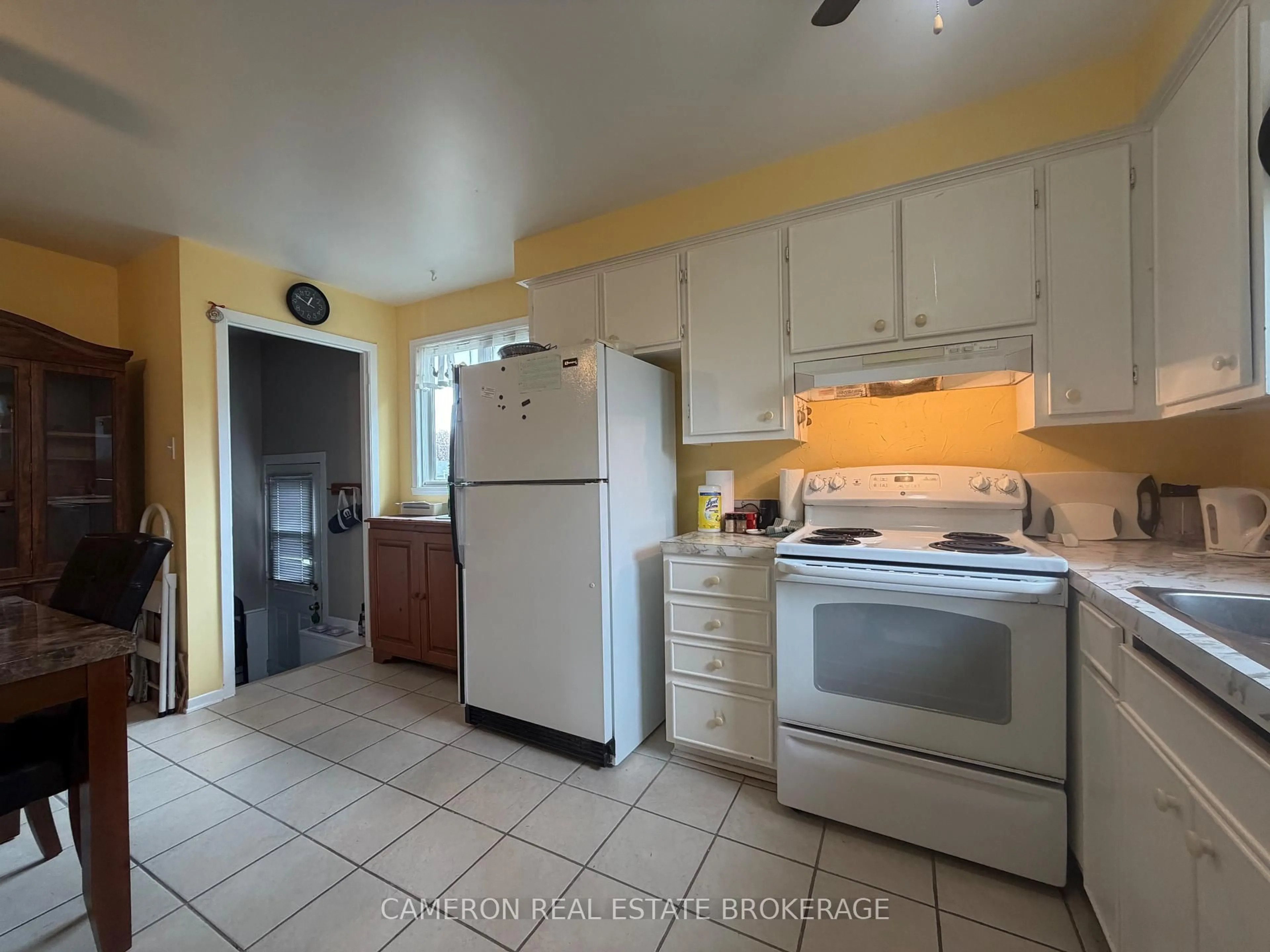 Standard kitchen, unknown for 1813 Elgin St, Cornwall Ontario K6J 5C2
