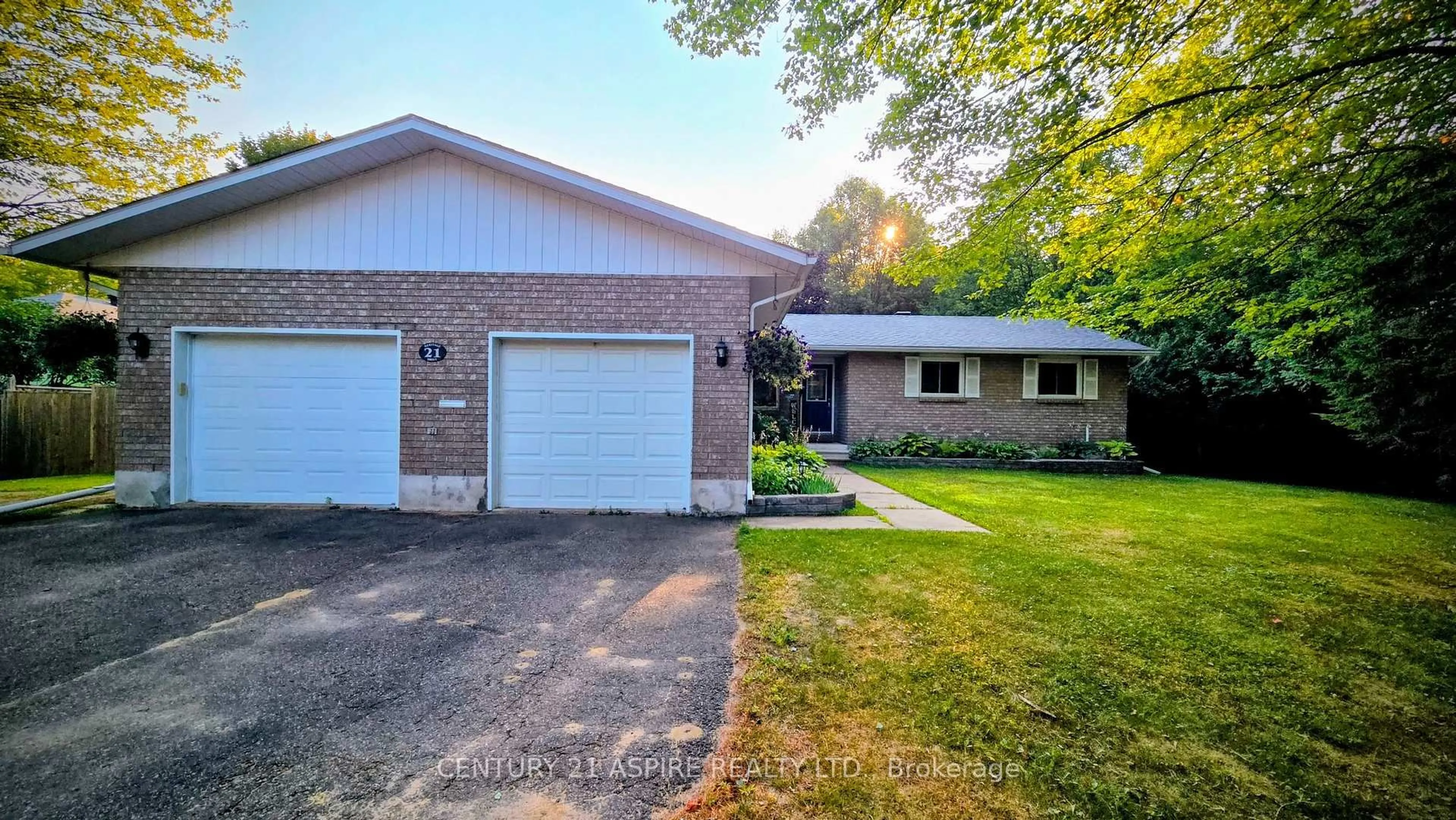 Home with brick exterior material, street for 21 Heritage Dr, Petawawa Ontario K8H 3K9