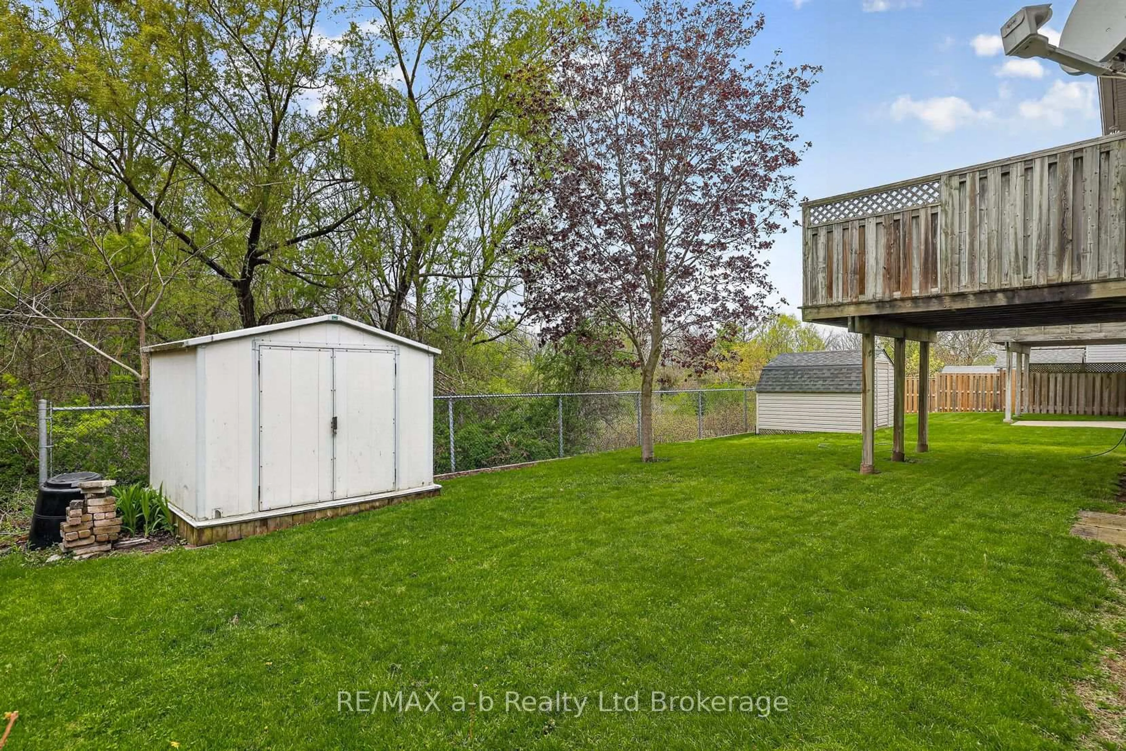 Shed for 13 Cornish Cres, Ingersoll Ontario N5C 4C9