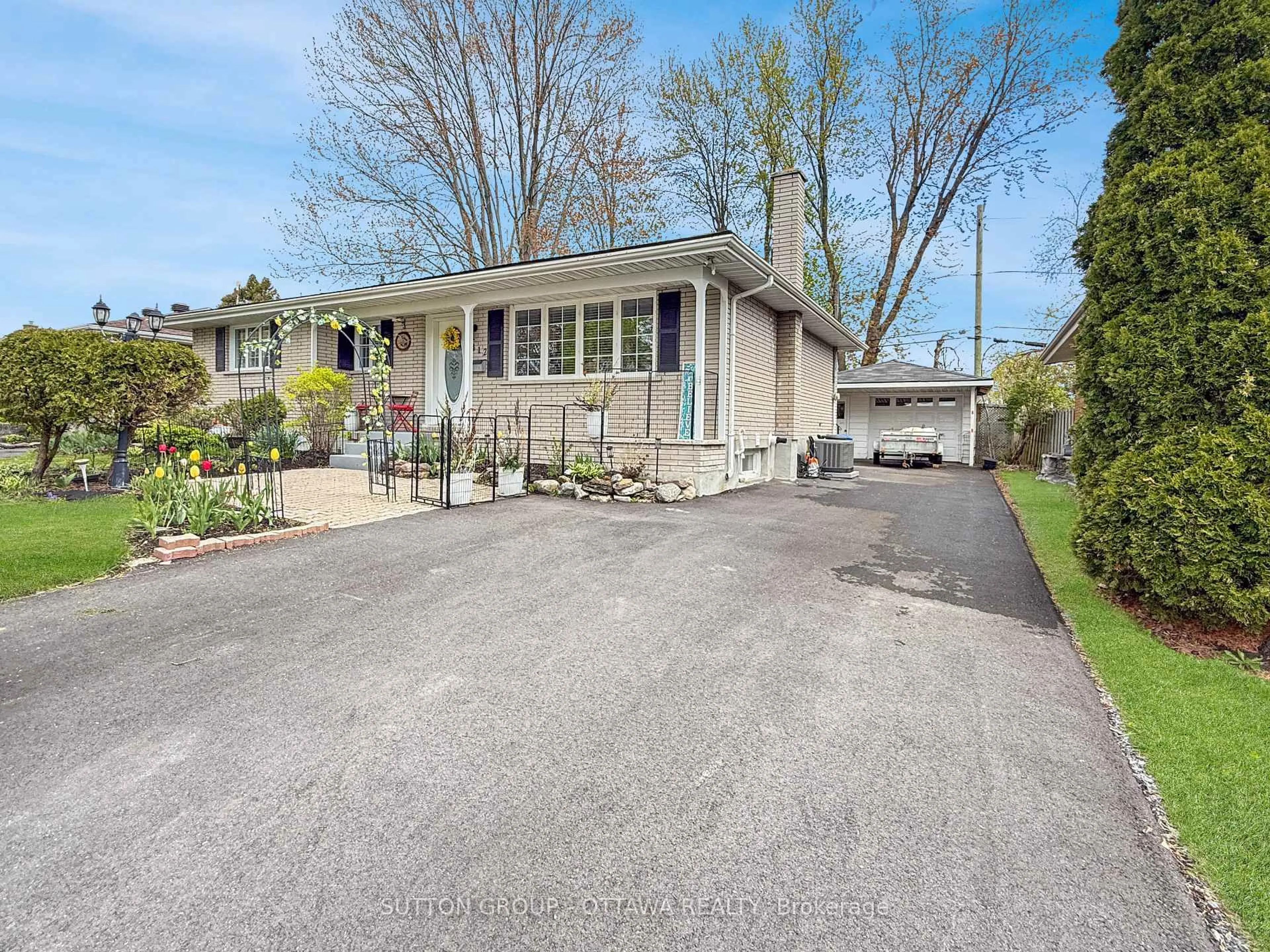 Unknown for 412 Leitch Dr, Cornwall Ontario K6H 5P4