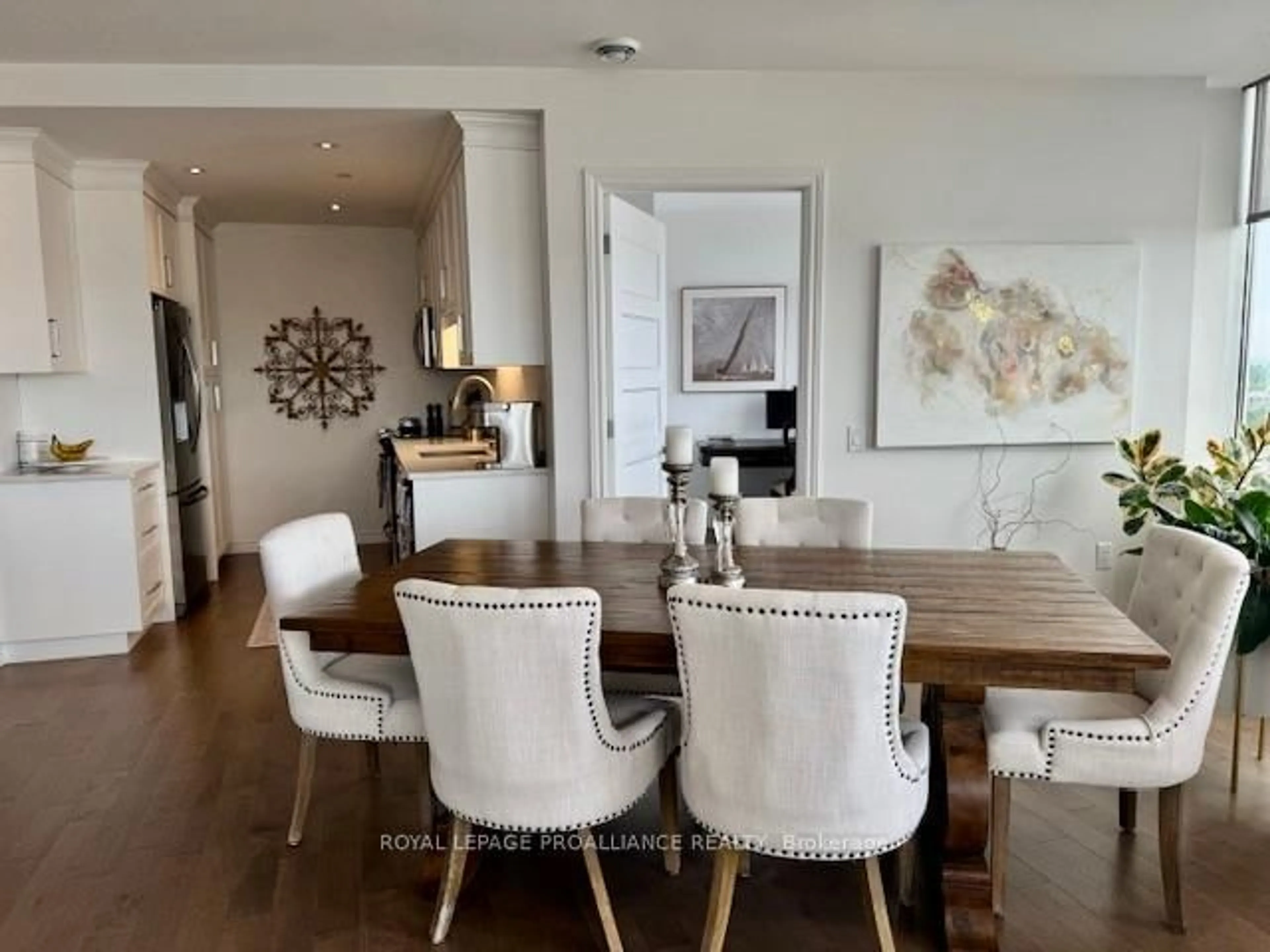 Dining room, wood/laminate floor for 199 Front St, Belleville Ontario K8N 5H5