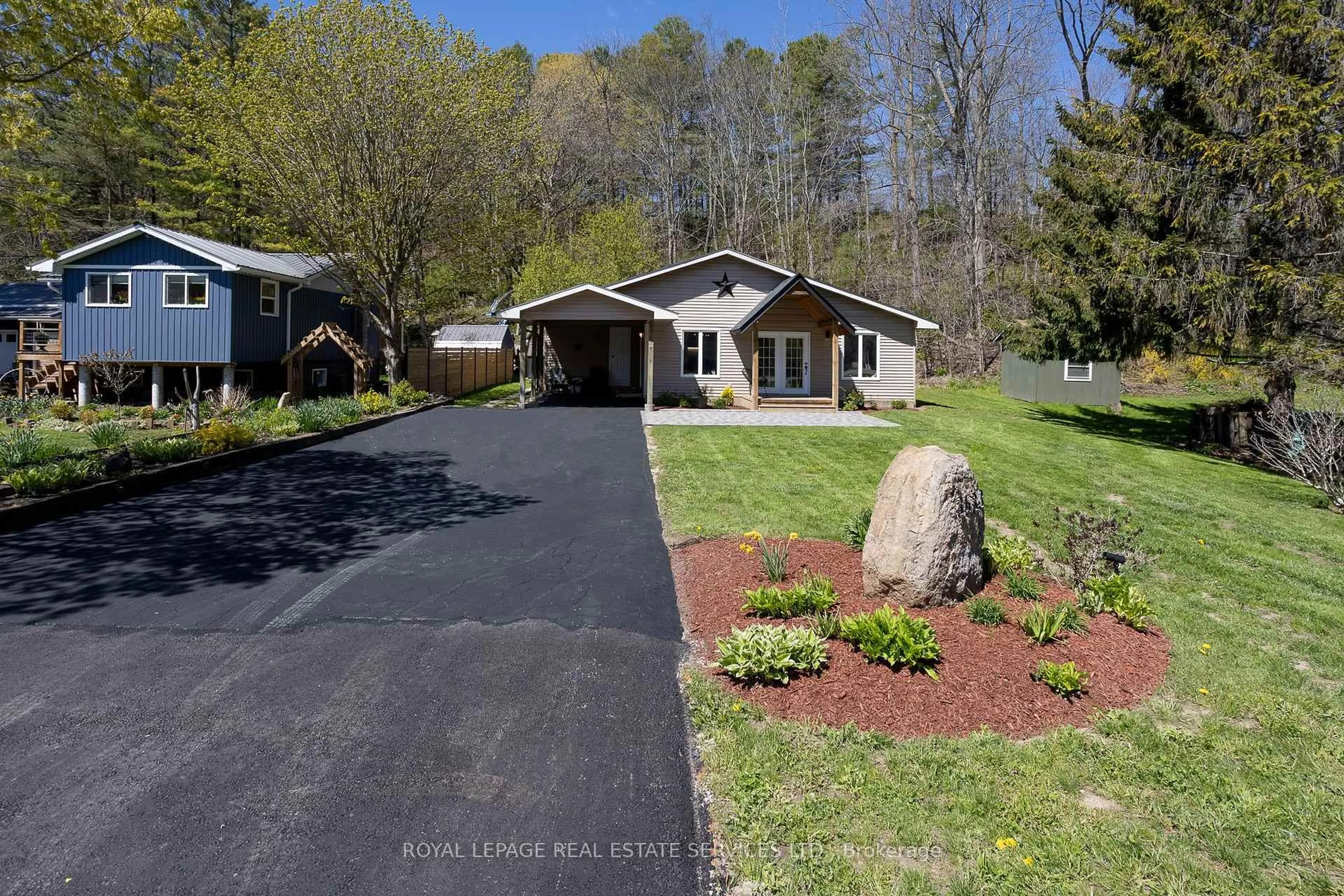 A pic from outside/outdoor area/front of a property/back of a property/a pic from drone, street for 3533 Imperial Rd, Malahide Ontario N5H 2R2