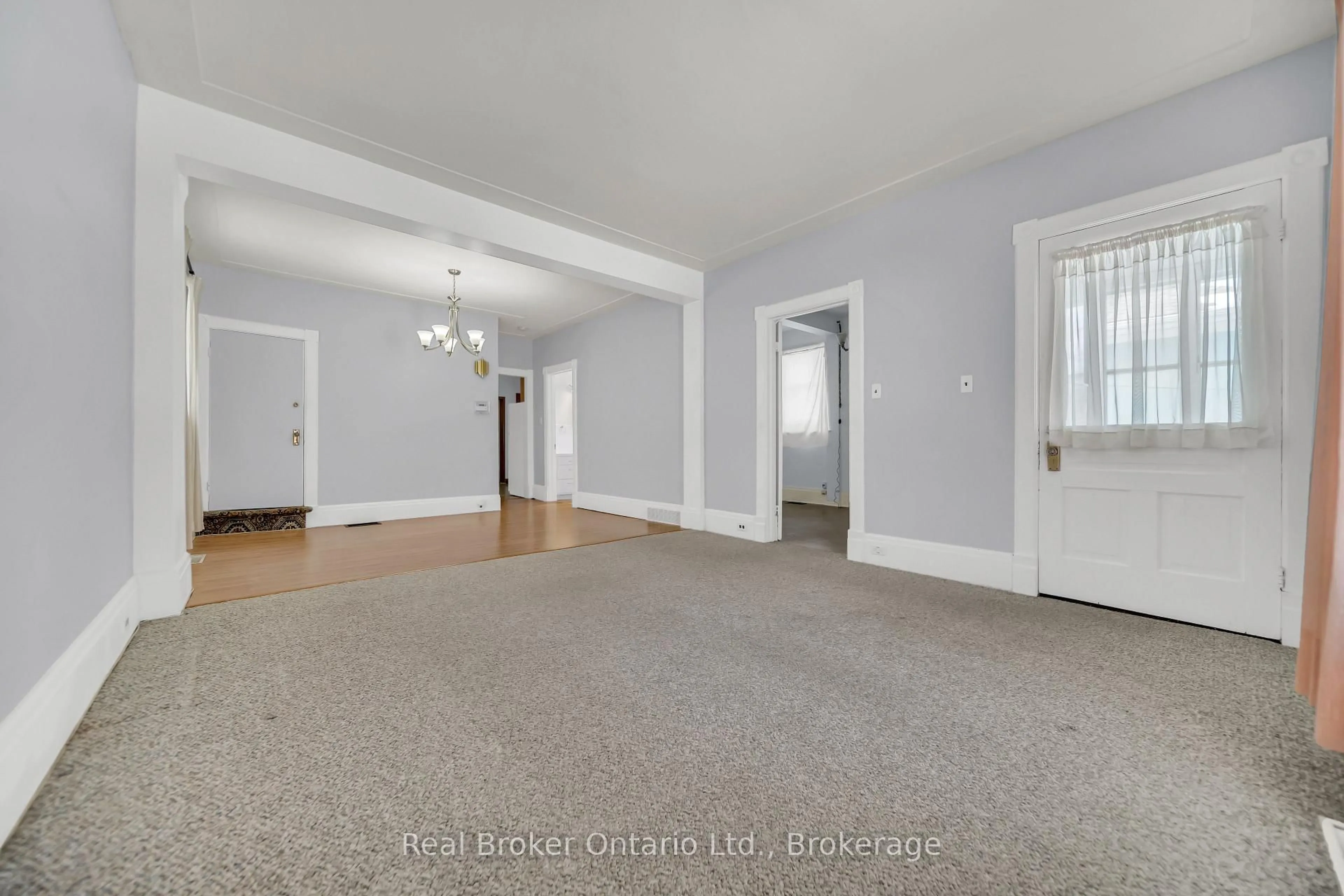A pic of a room for 141 Samuel St, Kitchener Ontario N2H 1P9