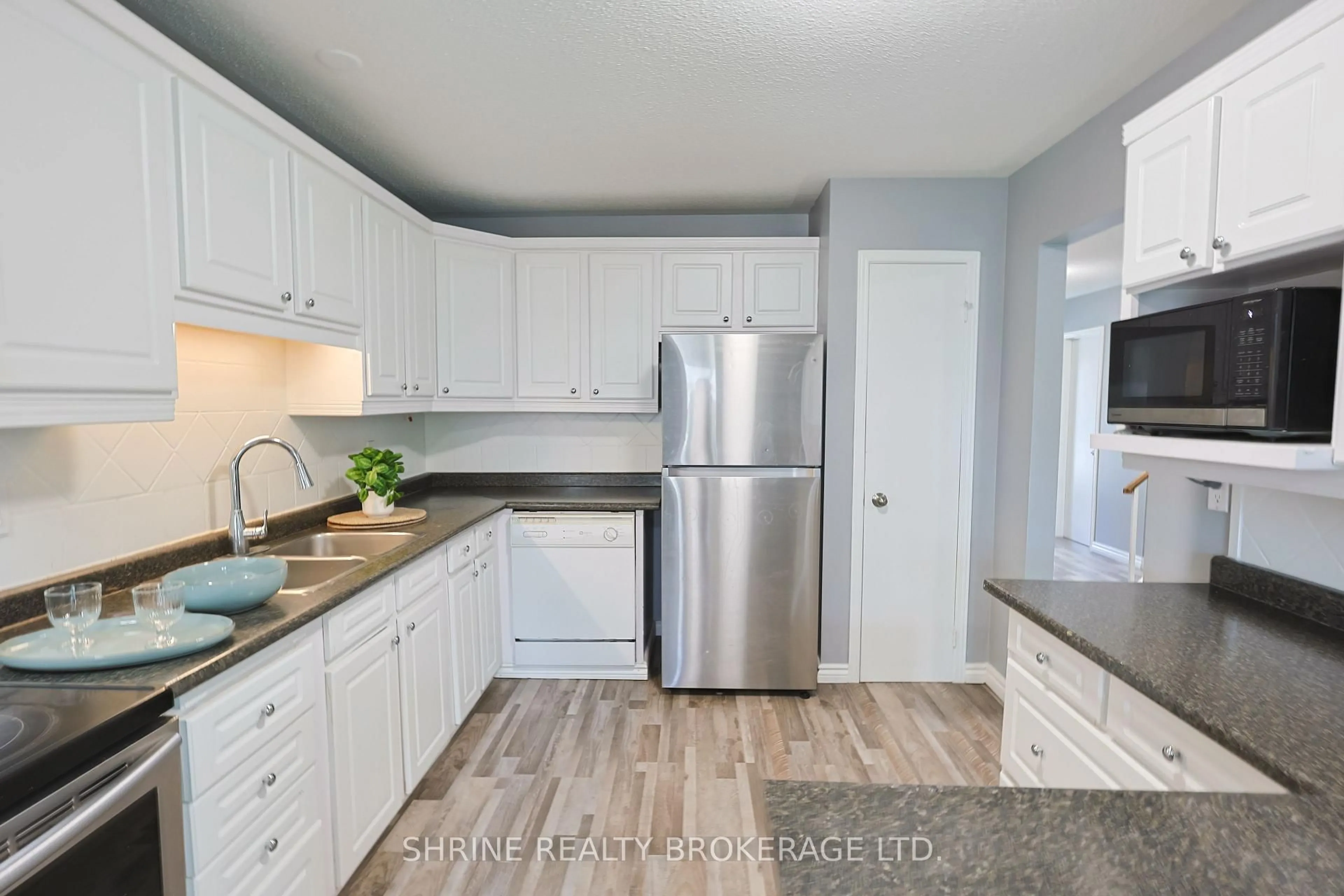 Open concept kitchen, unknown for 122 Andover Dr, London South Ontario N6J 4C3