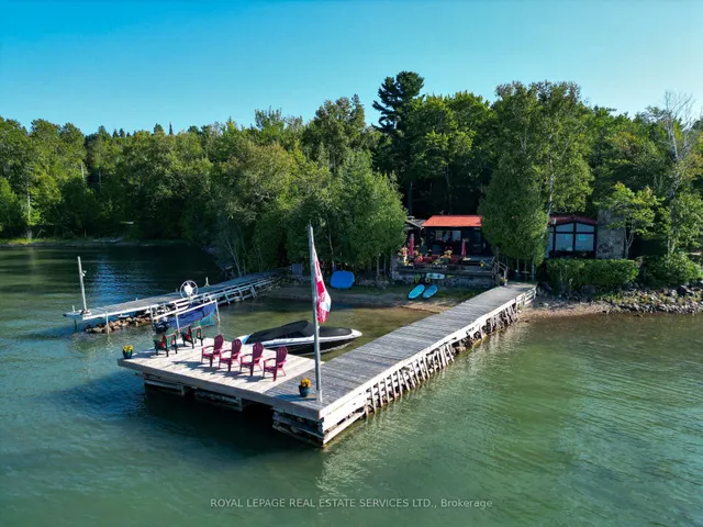 2278 Shore Rd, St. Joseph 3