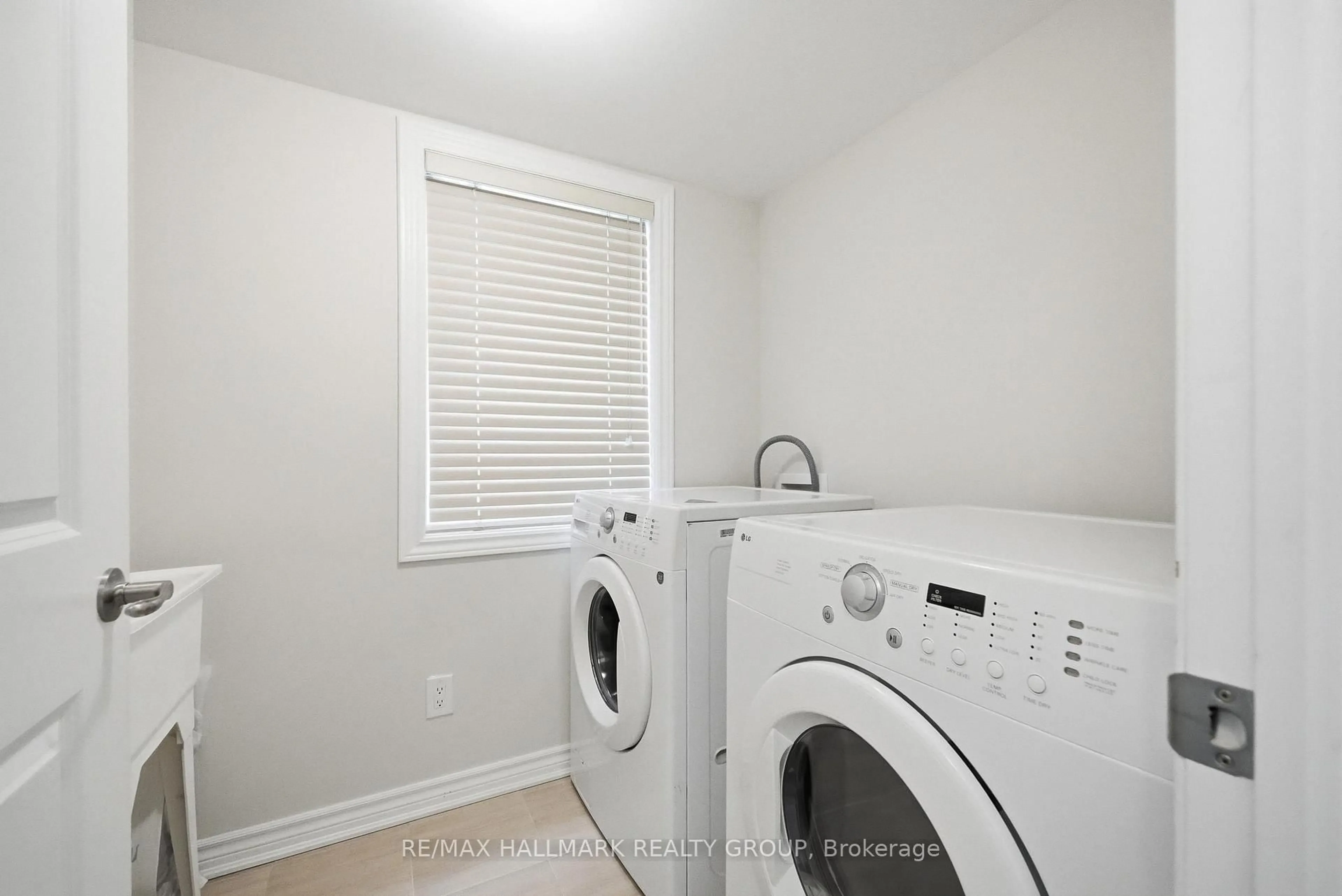 Laundry room for 224 Clintonia St, Ottawa Ontario K2V 0K6