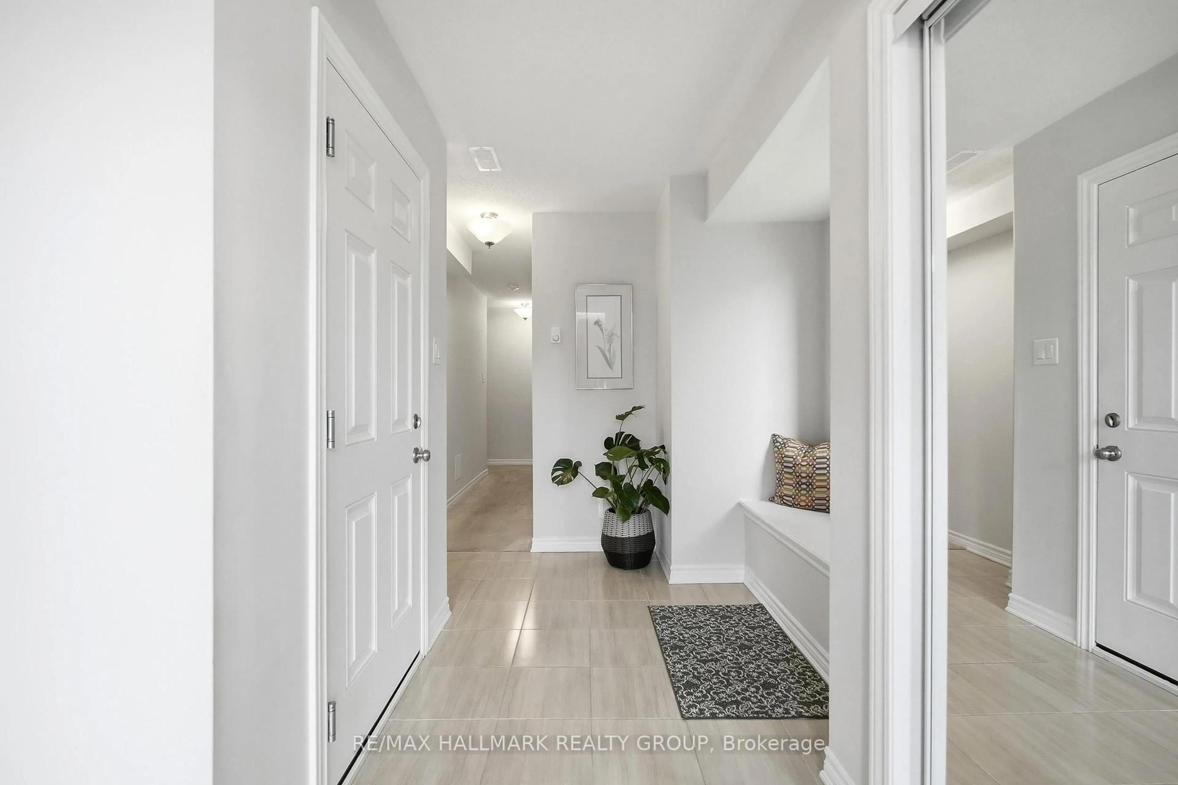 Indoor entryway for 88 Feathertop Lane, Ottawa Ontario K2V 0K2