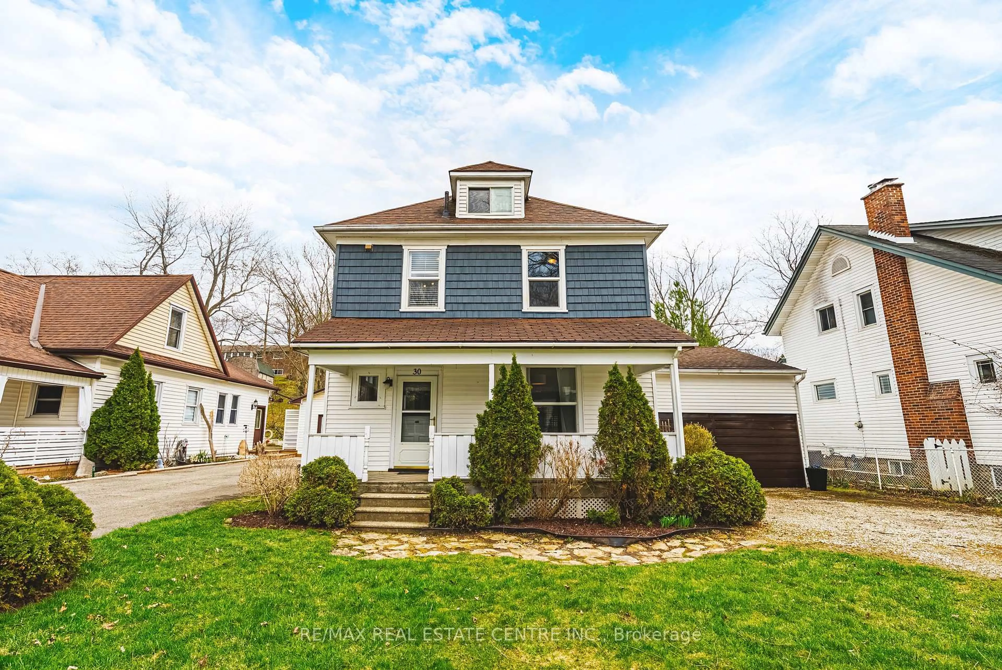 Home with vinyl exterior material, street for 30 Grand Ave, Haldimand Ontario N3W 2J5