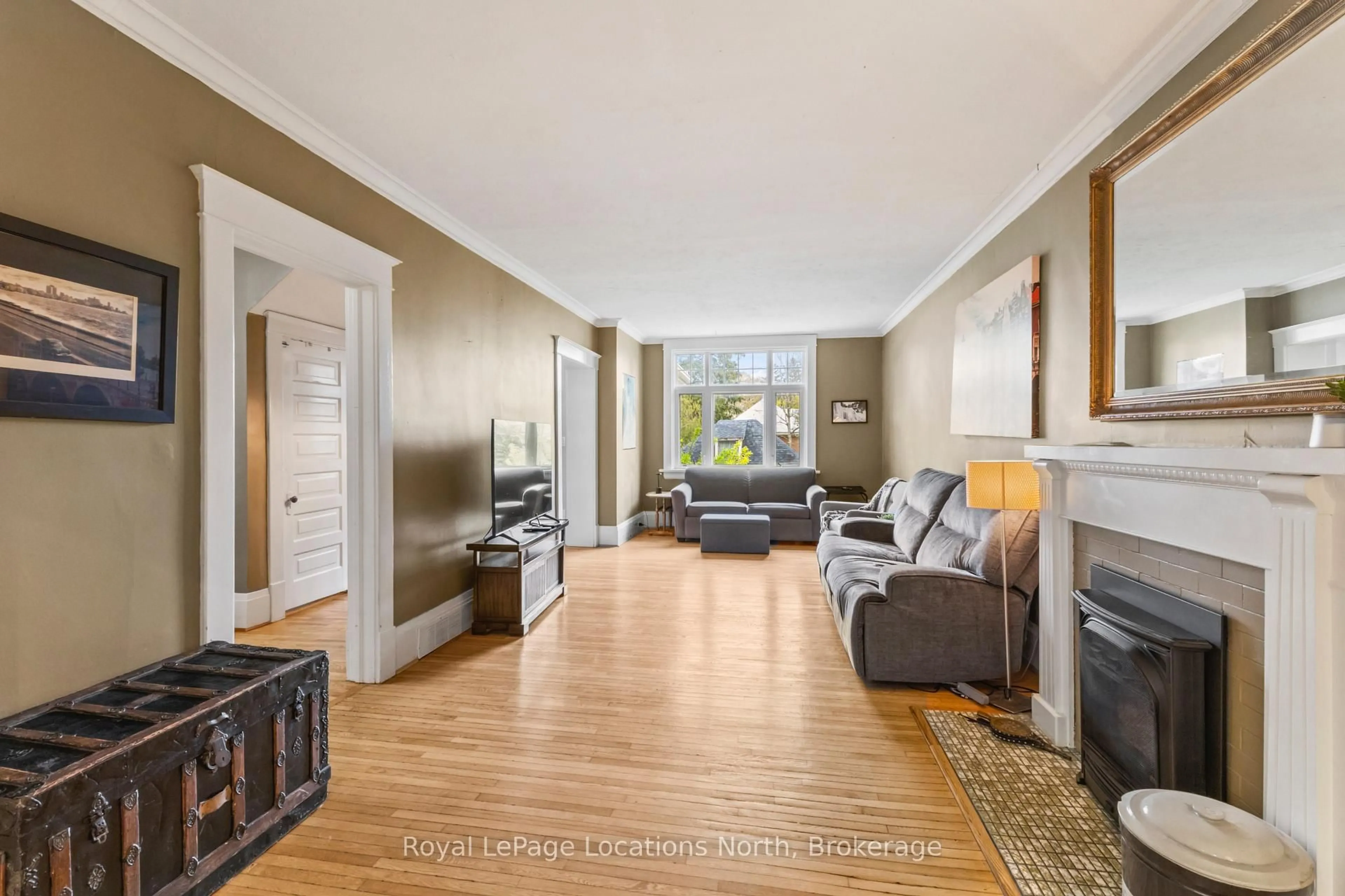 Living room with furniture, unknown for 1080 4th 'A' Ave, Owen Sound Ontario N4K 5A1