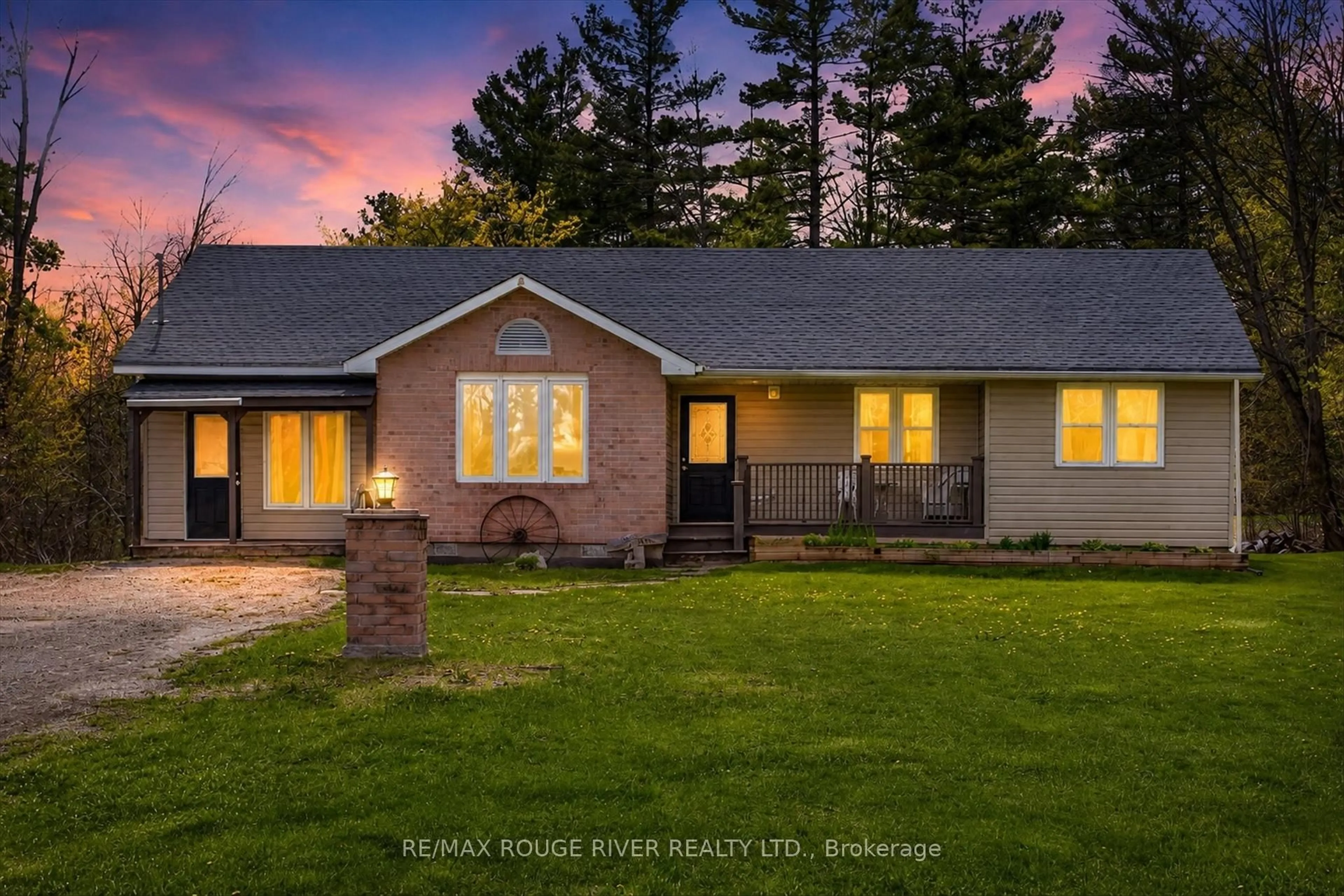 Home with brick exterior material, unknown for 31 Station Rd, Madoc Ontario K0K 1Y0