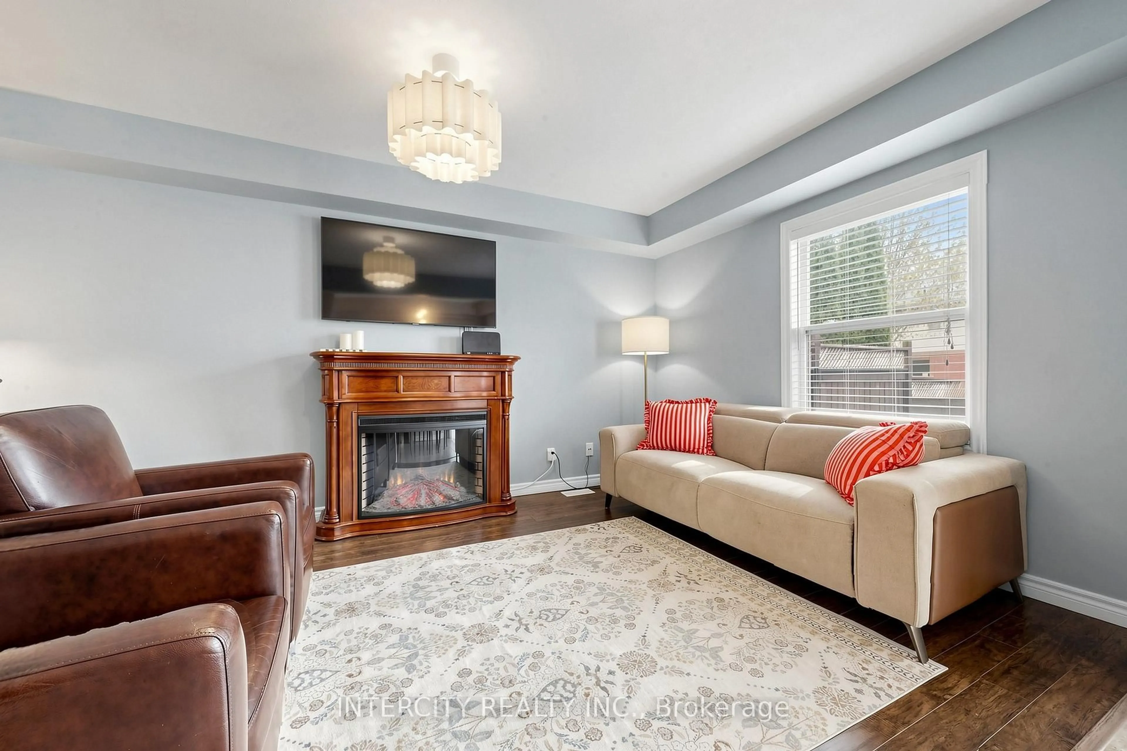Living room with furniture, unknown for 70 Edwards St, Guelph Ontario N1E 0H7