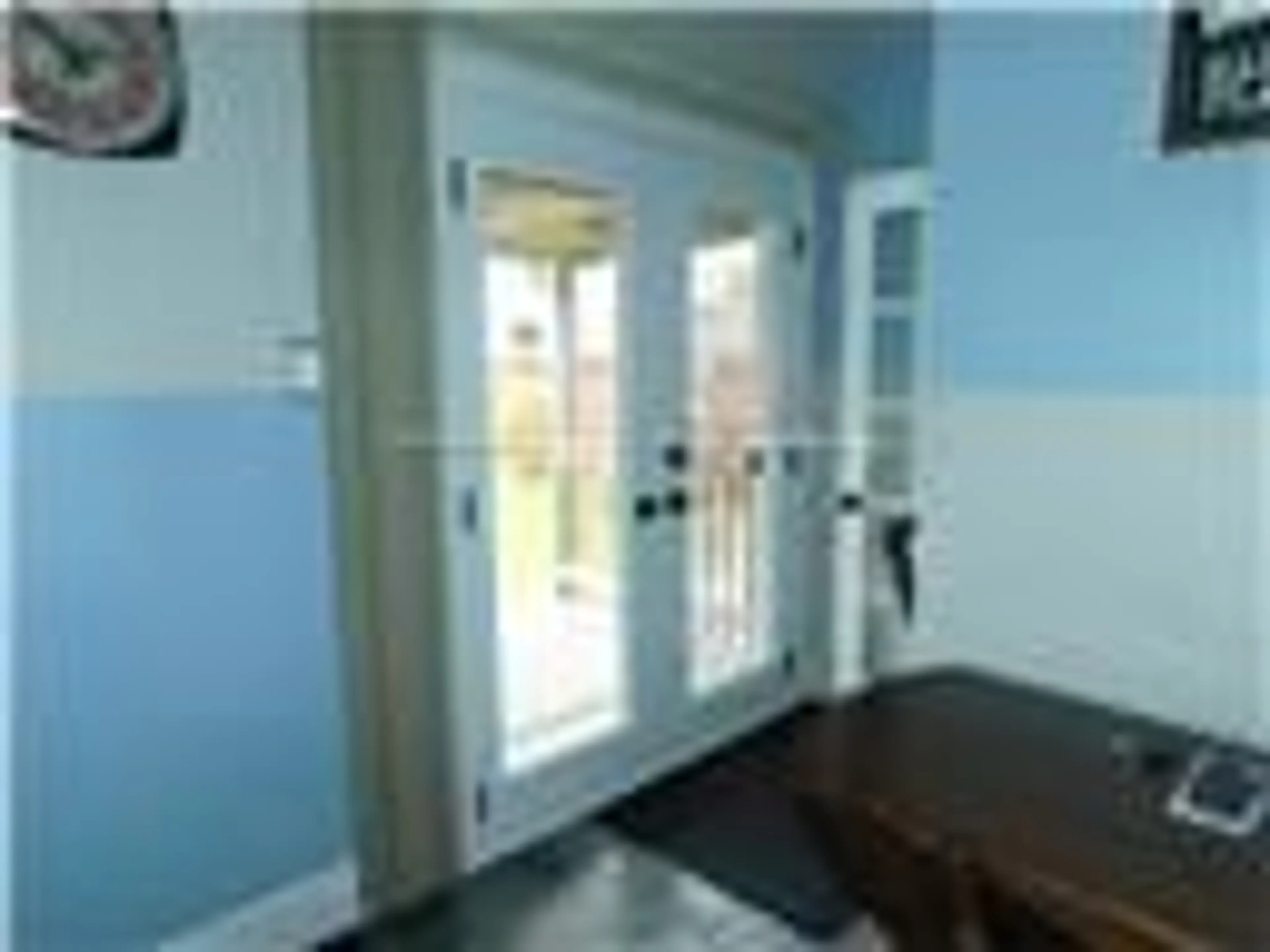 Indoor entryway for 625 TATE Ave, Hamilton Ontario L8H 6L4