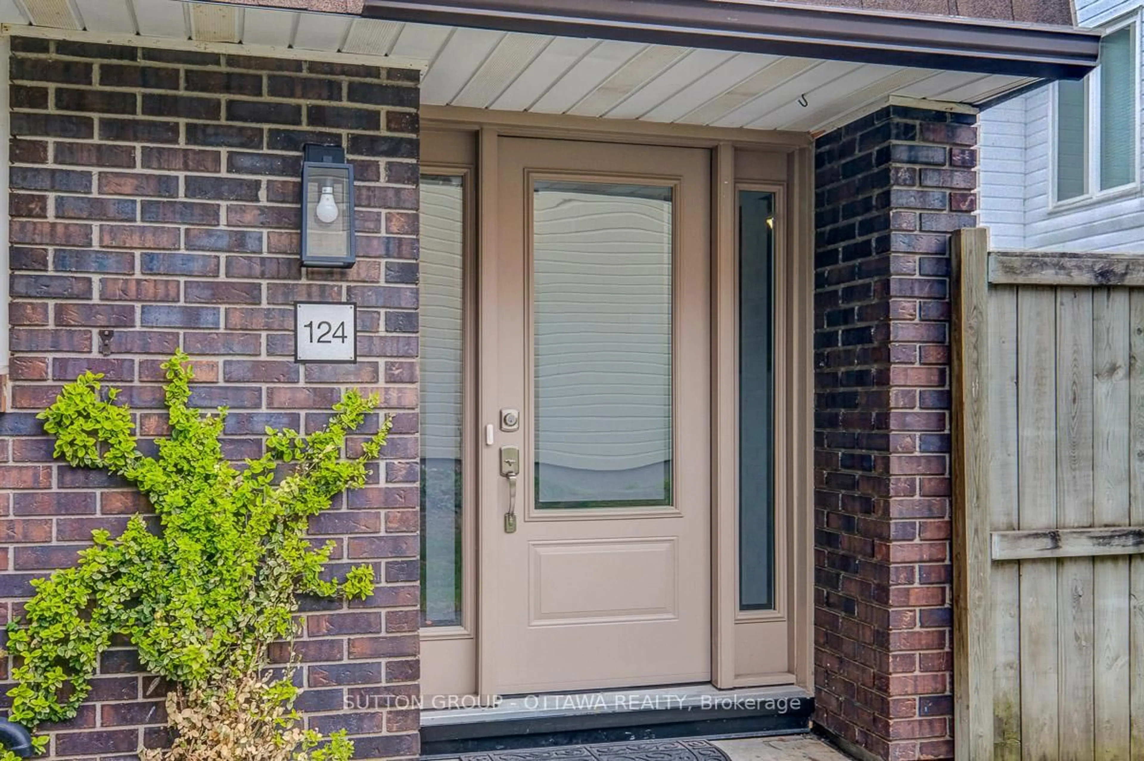 Indoor entryway for 3691 Albion Rd #124, Ottawa Ontario K1T 1P2