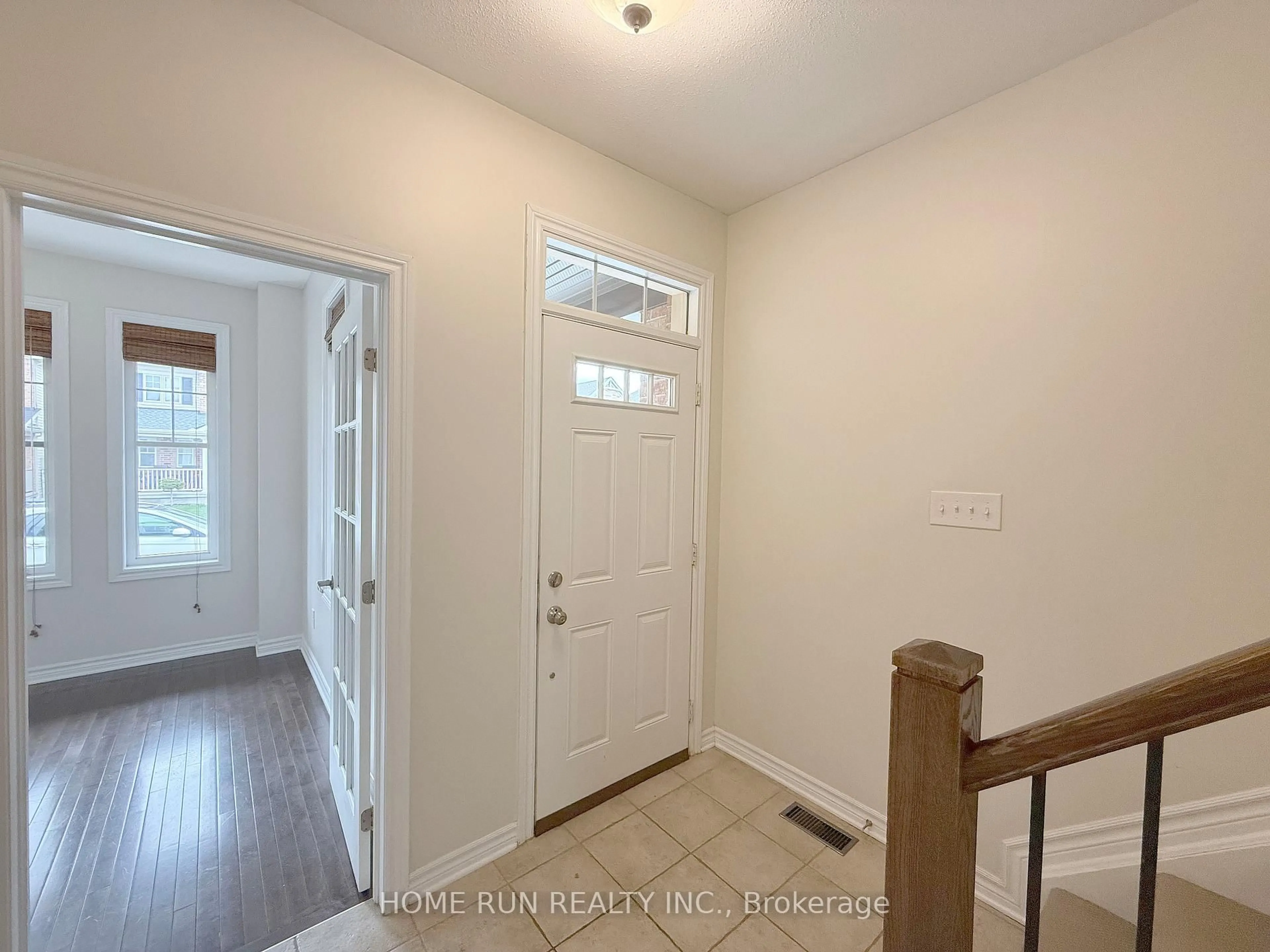 Indoor entryway for 108 Sonesta Circ, Arnprior Ontario K2S 0G6