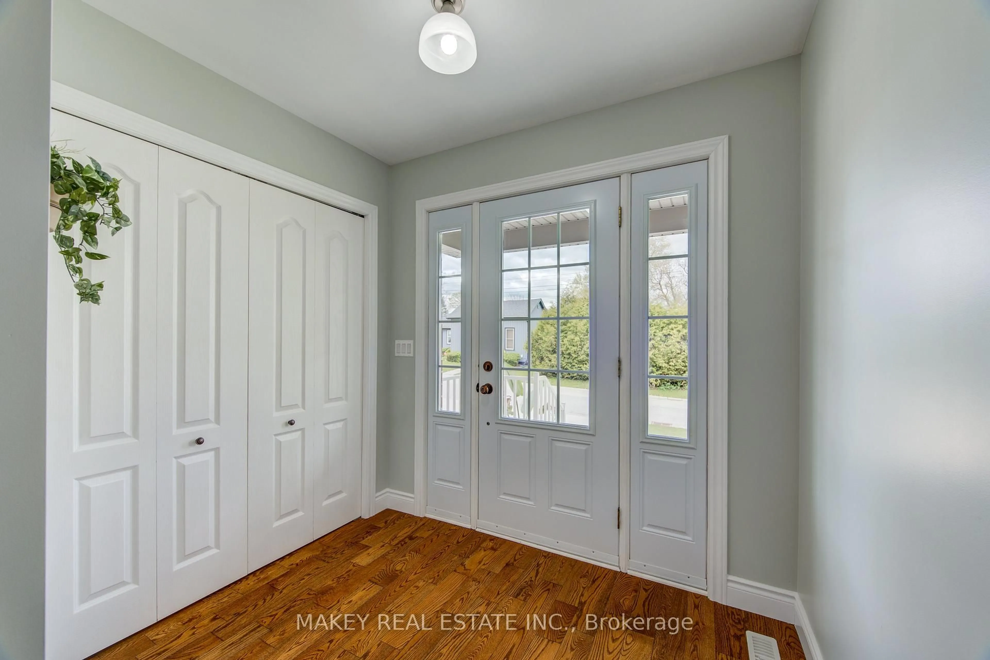 Indoor entryway for 139 John St, Zorra Ontario N0J 1J0