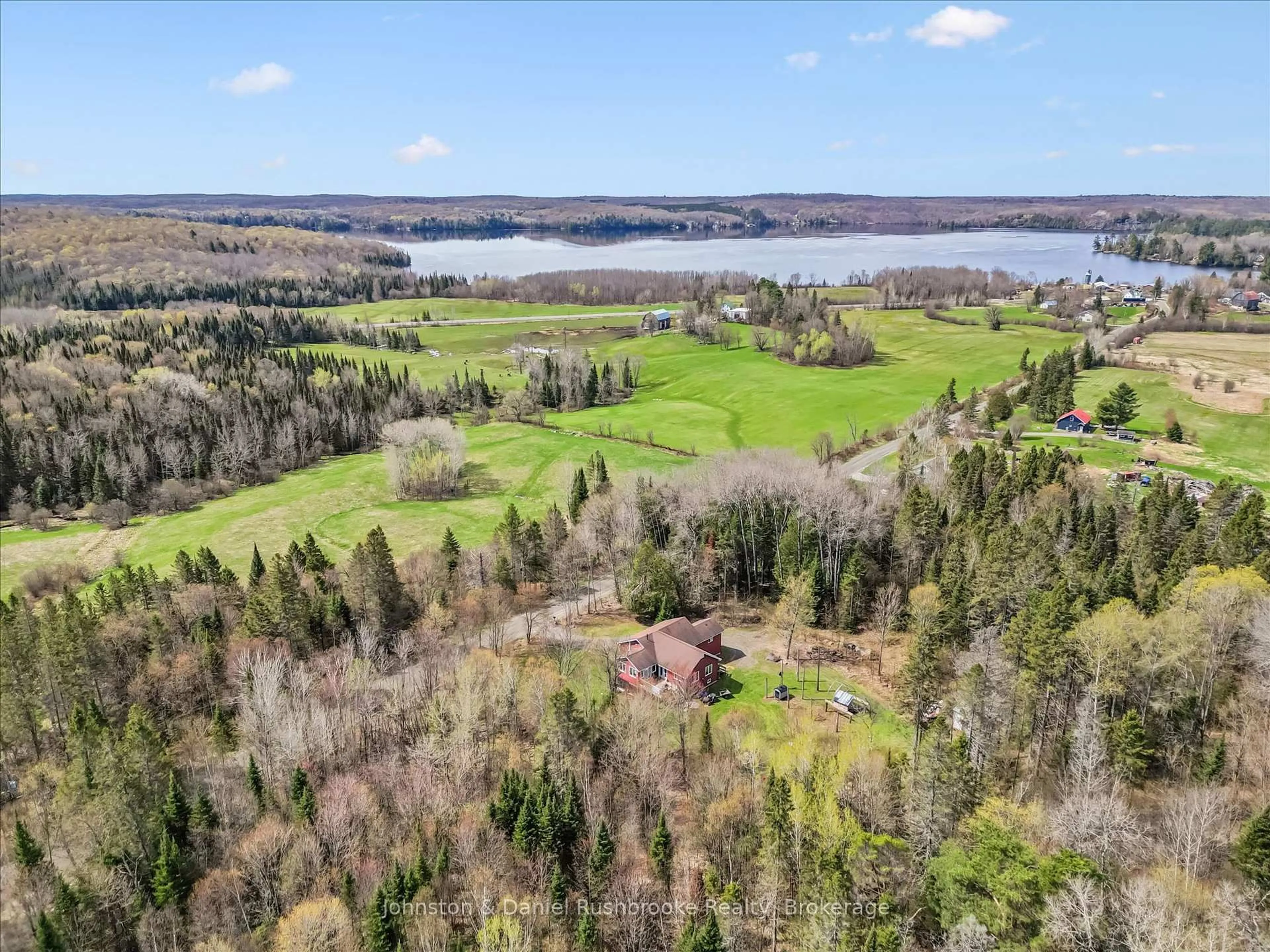 A pic from outside/outdoor area/front of a property/back of a property/a pic from drone, water/lake/river/ocean view for 2519 South Horn Lake Rd R.R.#3 Rd, Magnetawan Ontario P0A 1C0
