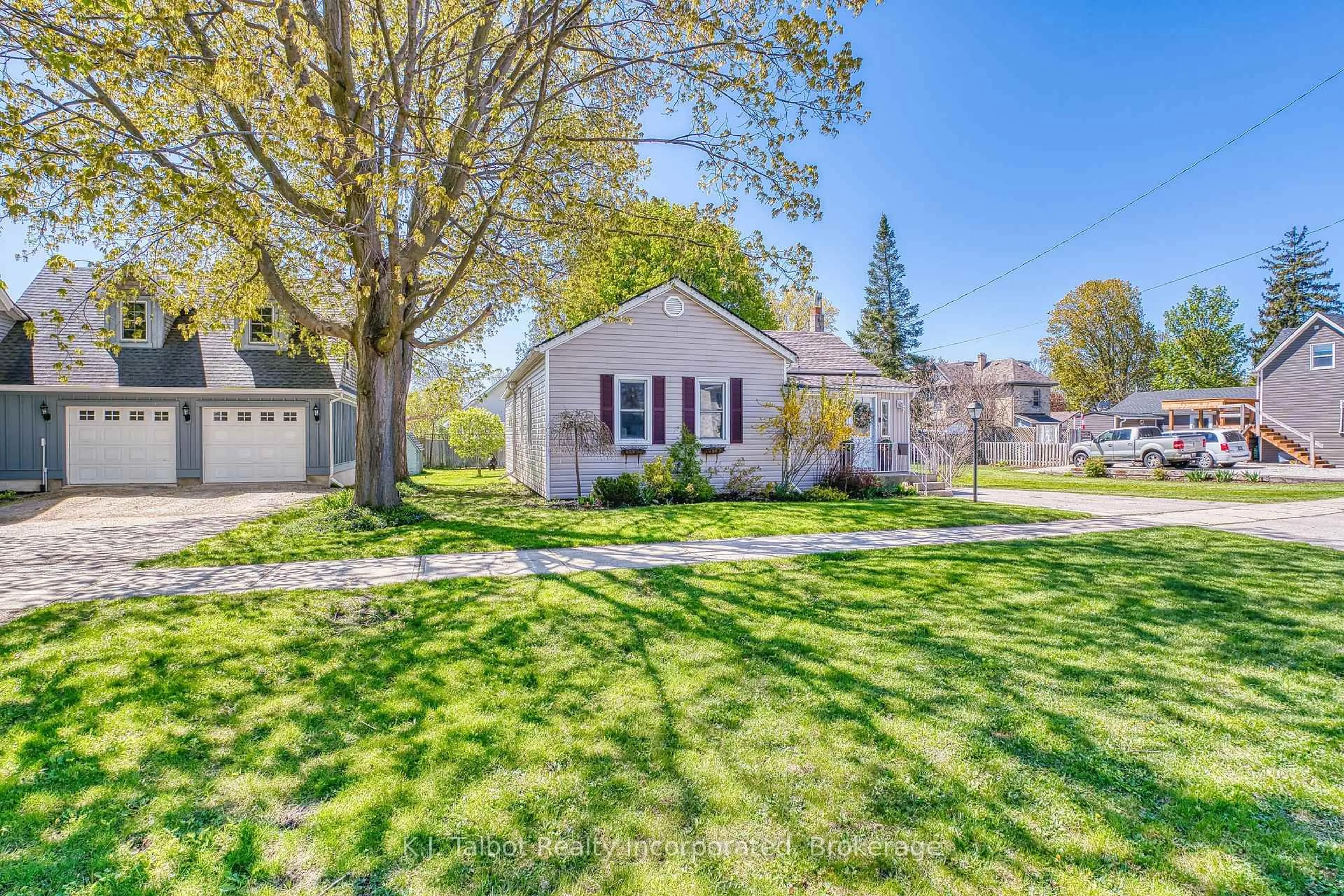Unknown for 112 Anglesea St, Goderich Ontario N7A 1V3