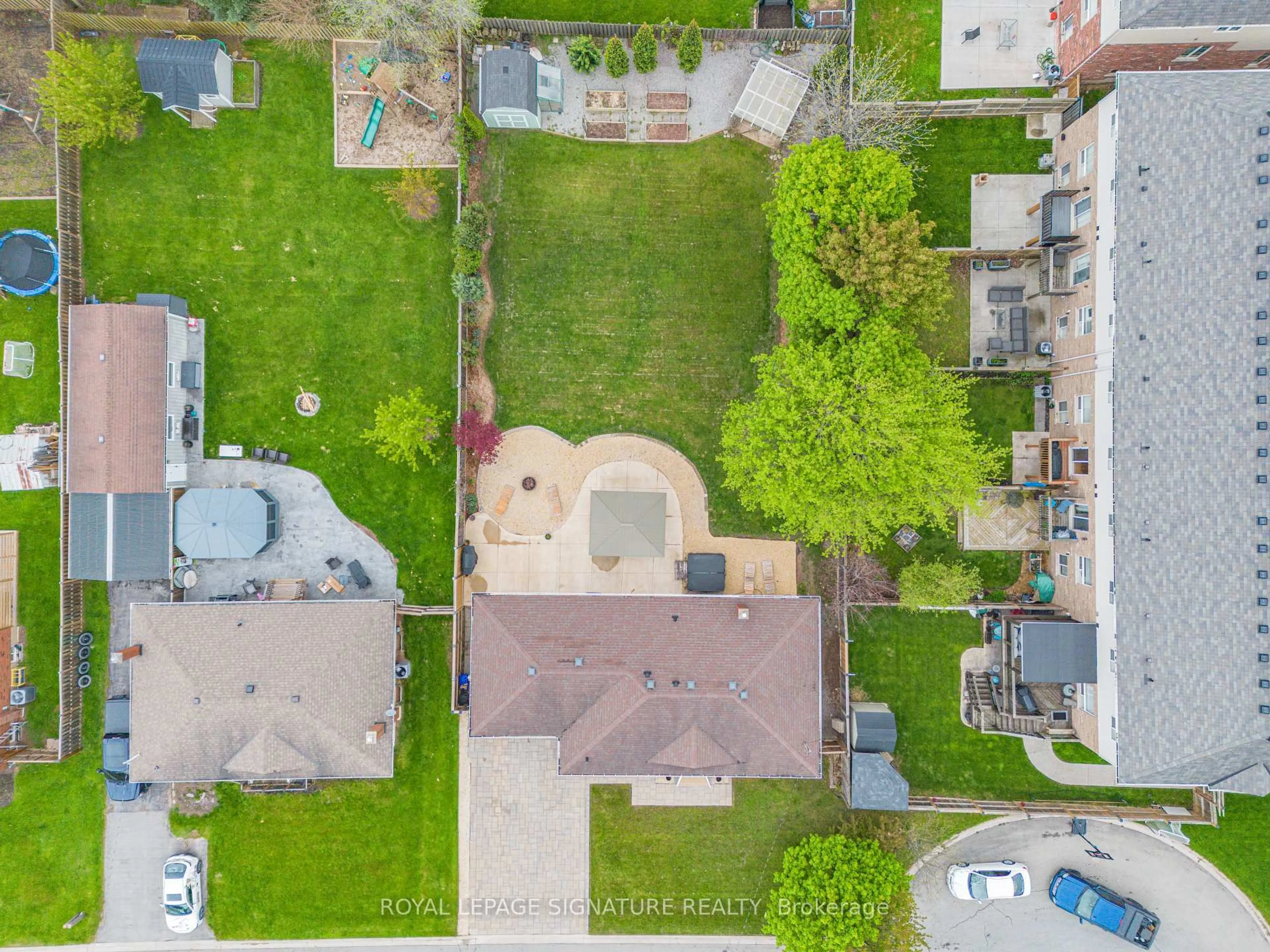 A pic from outside/outdoor area/front of a property/back of a property/a pic from drone, street for 5026 Gibson St, Lincoln Ontario L0R 1B0