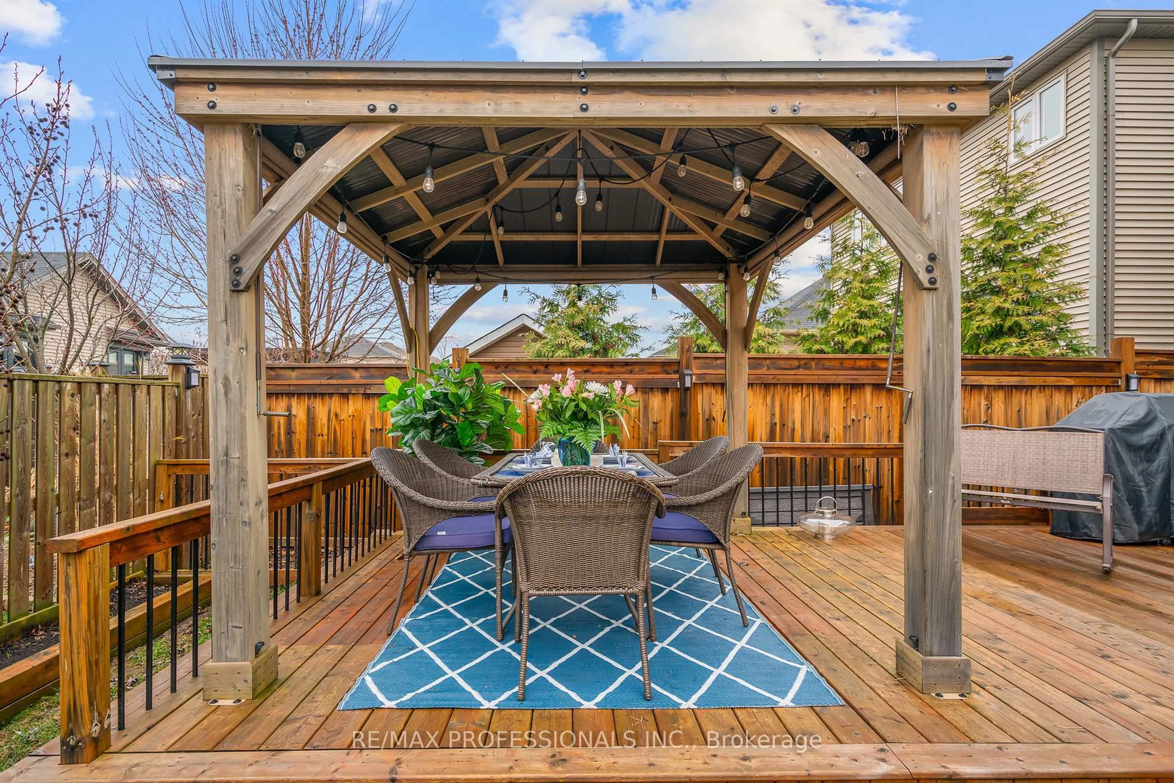 Patio, water/lake/river/ocean view for 4348 Dennis Ave, Lincoln Ontario L3J 1N4