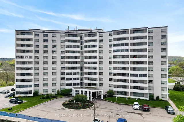 35 Towering Heights Blvd #106, St. Catharines 2