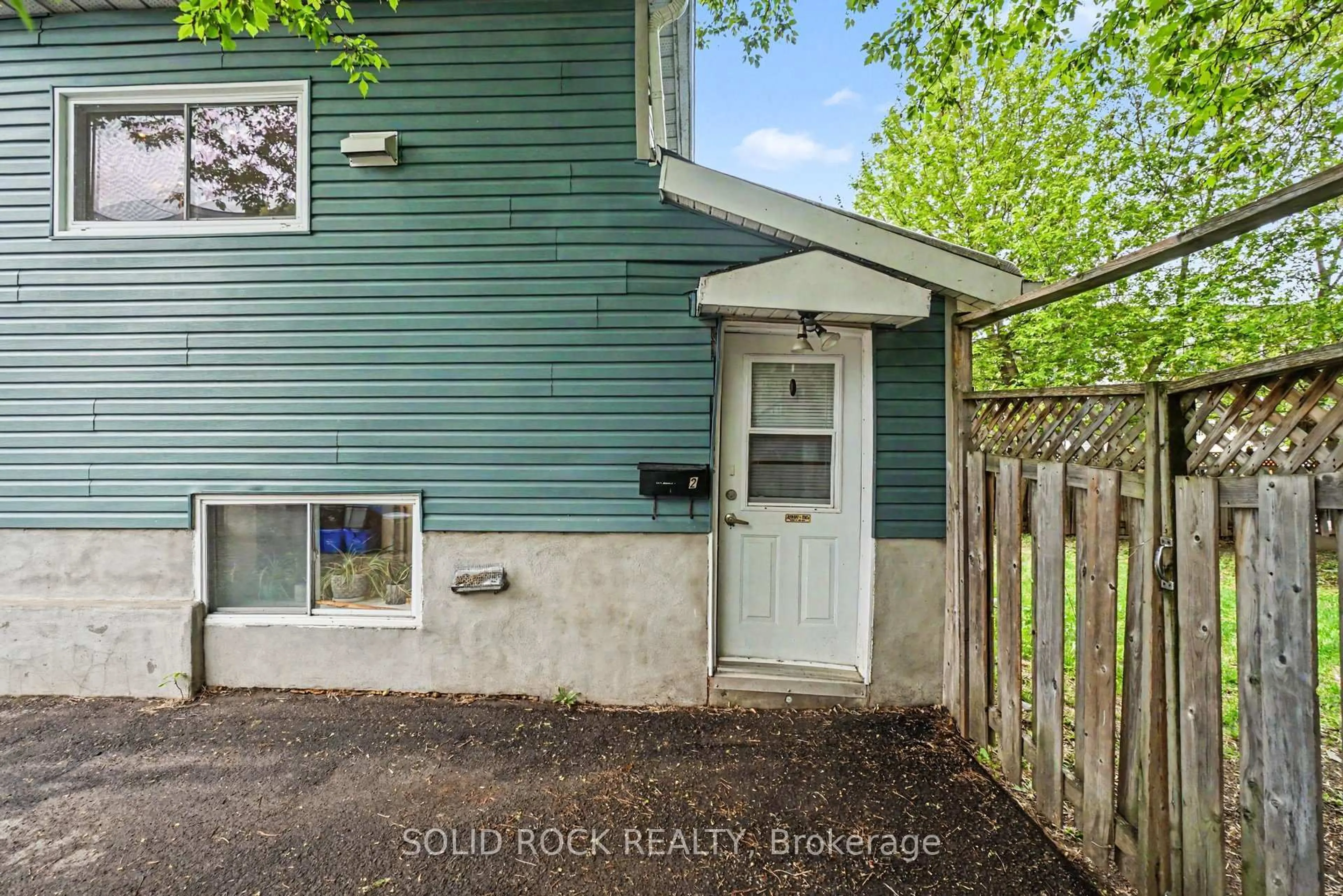 Unknown for 194 Genest St, Ottawa Ontario K1L 7Y6